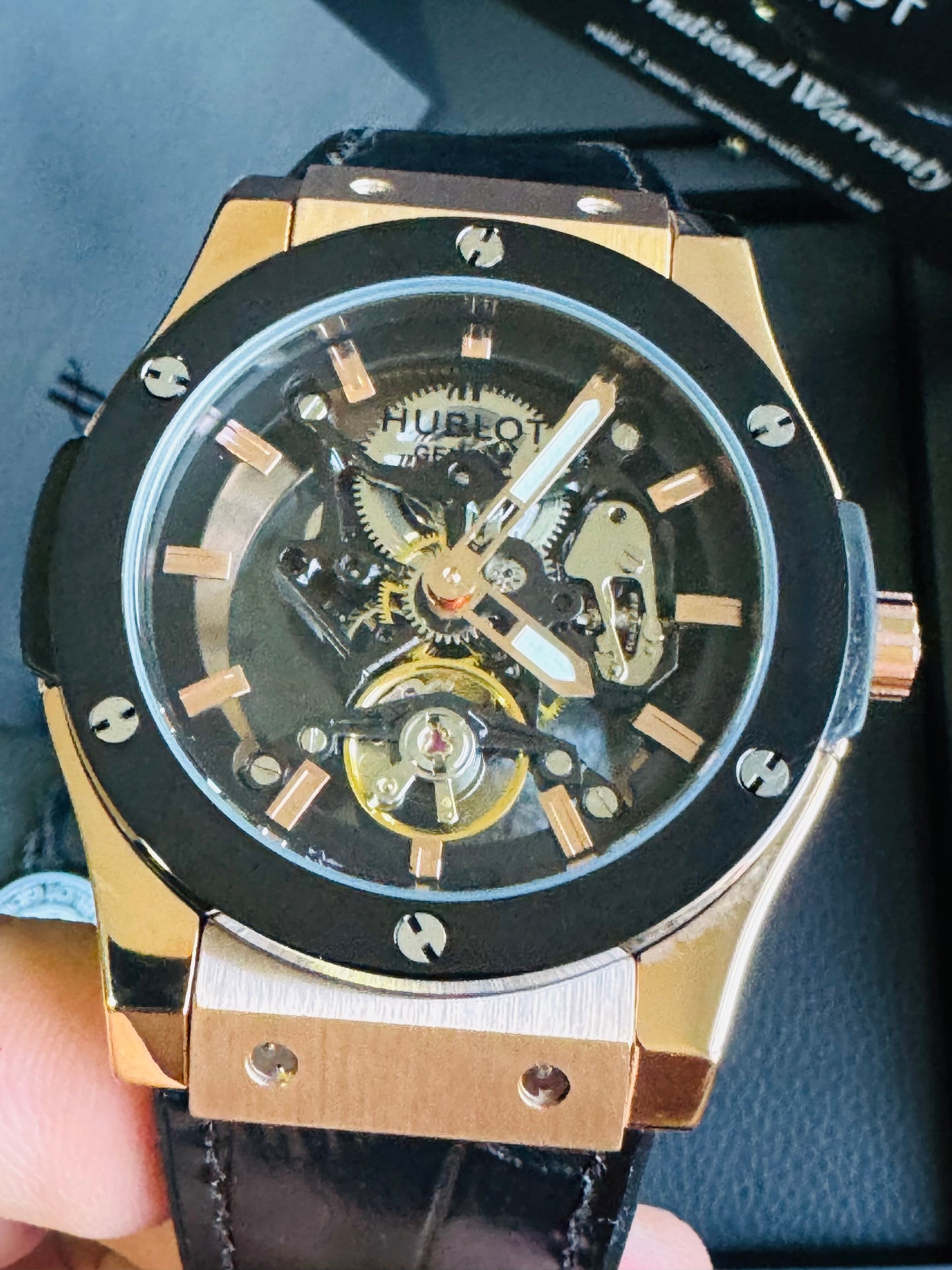 ESPECTACULAR RELOJ HUBLOT SKELETON AUTOMÁTICO MECÁNICO- CRISTAL ZAFIRO MÁXIMO LUJO!!!

PRECIO: A TRATAR 

VENTAS SOLO EN CANCÚN 

INFORMACION POR WhatsApp 99 81 92 84 65.

NO SE HACEN ENVÍOS 🚚