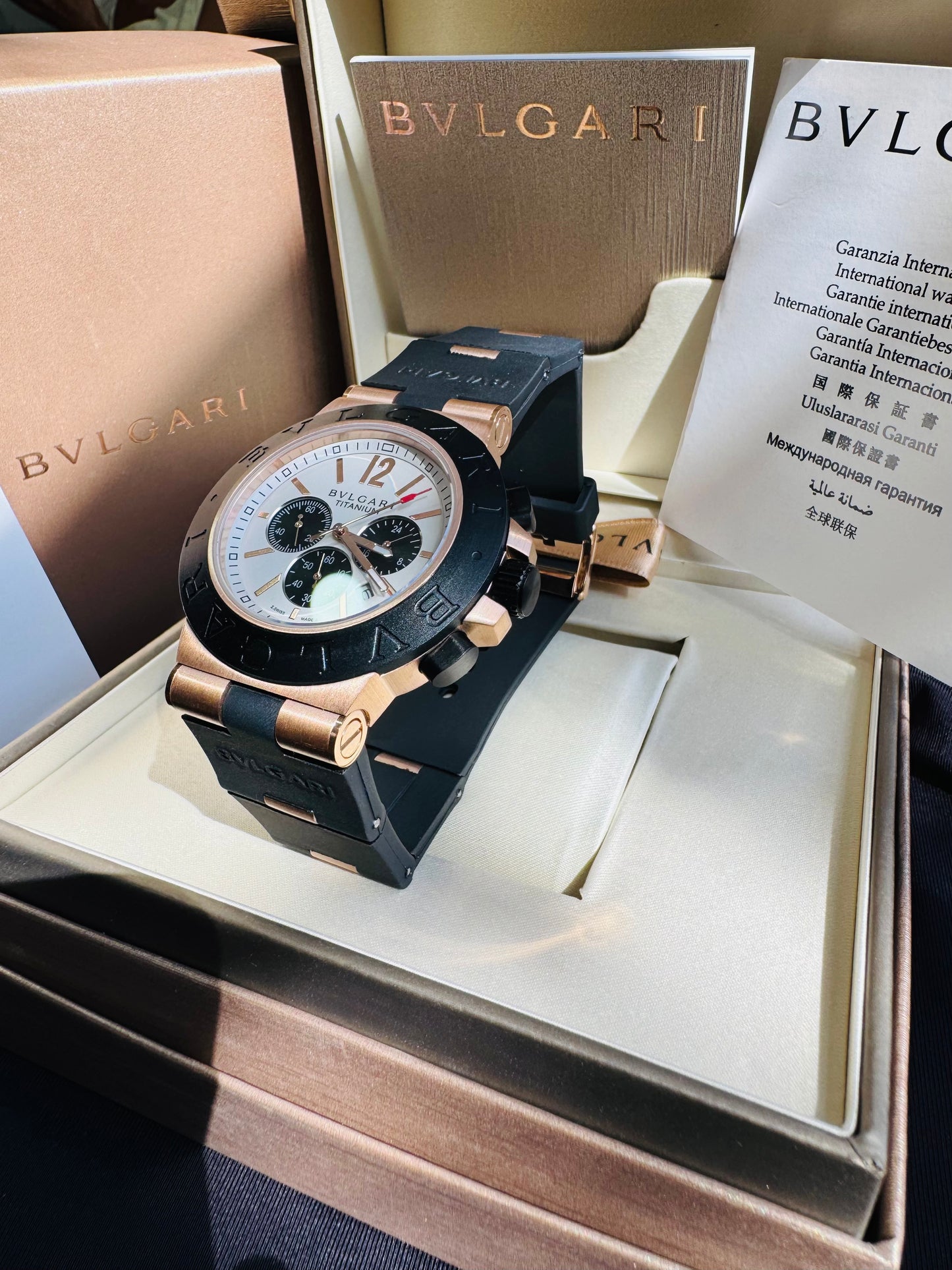 ESPECTACULAR RELOJ AUTOMÁTICO MULTIFUNCIONAL BVLGARI-CRONÓMETRO-SEGUNDERO-2 ZONAS HORARIAS-CRISTAL ZAFIRO-ETC