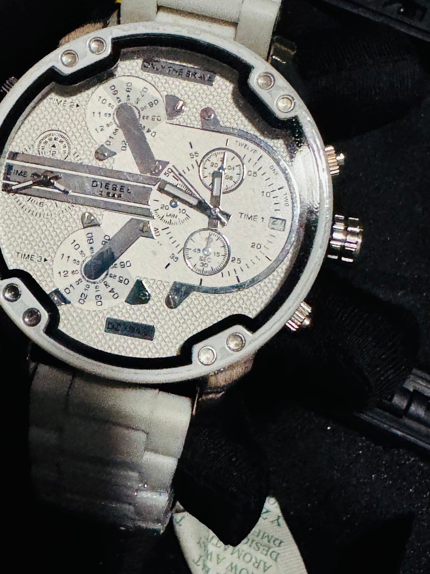 Reloj MR DADDY Diesel Grande y Pesado ! Disponible en 7 Modelos Diferentes!

Información por WhatsApp 99 81 92 84 65


NOTA:

No se hacen envíos 🚚  📦 💨!

Las Ventas son solo en Cancún

Nuestro Lema: No somos Números!
