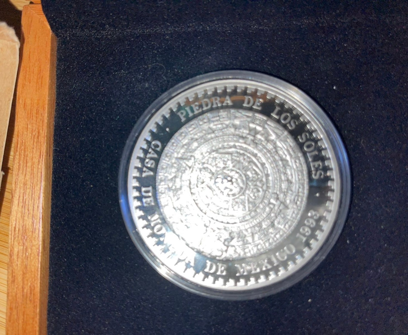 Hermosa Moneda de Plata .999 De 5 Onzas Alto Relieve Acabado Proff. Excelente Valor Numismático! Proteja su Dinero! Favor de Pedir Información por WhatsApp al 99 81 92 84 65