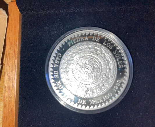 Hermosa Moneda de Plata .999 De 5 Onzas Alto Relieve Acabado Proff. Excelente Valor Numismático! Proteja su Dinero! Favor de Pedir Información por WhatsApp al 99 81 92 84 65