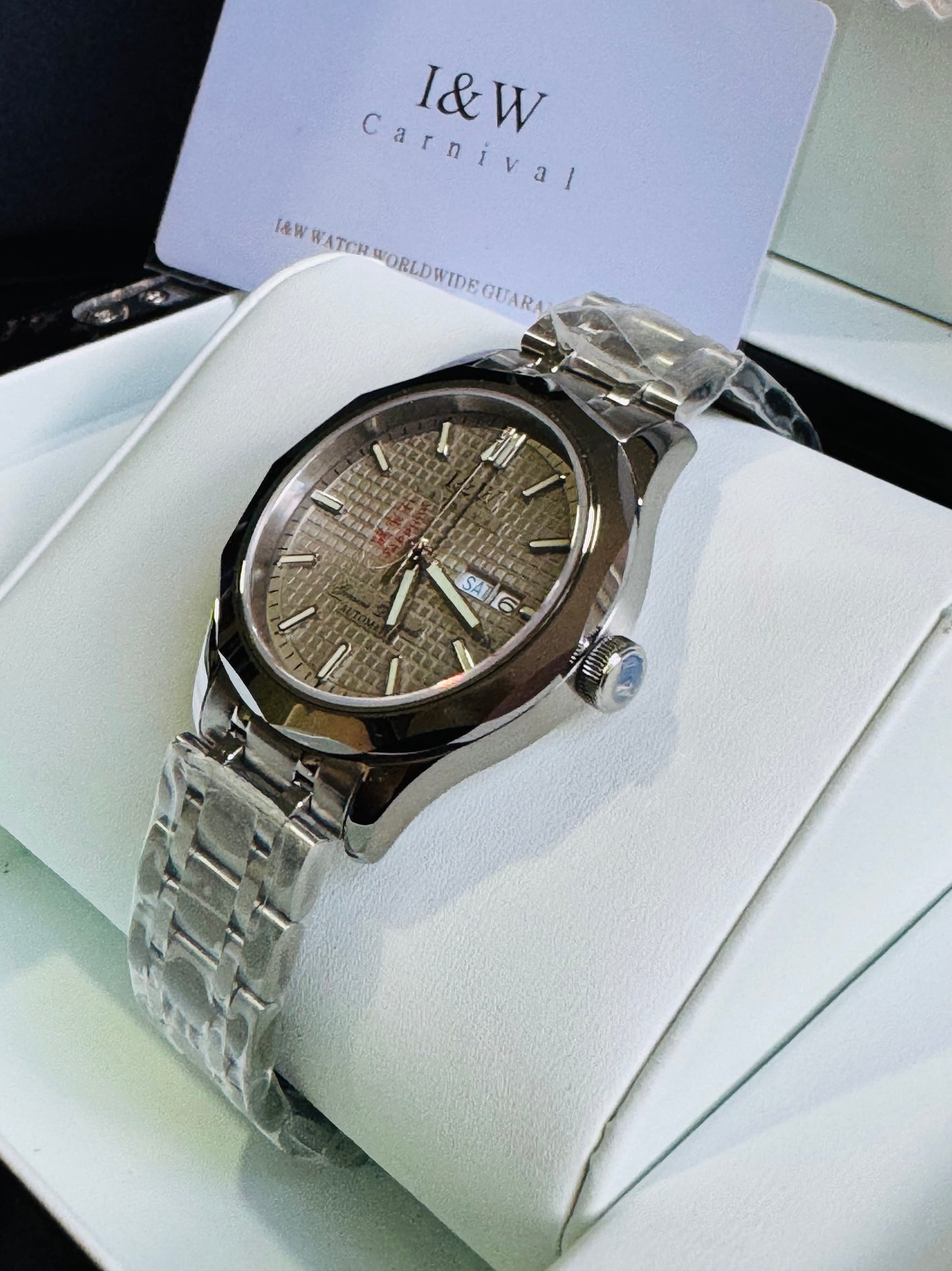 HERMOSO y ELEGANTE DISEÑO I&W AUTOMATICO- CRISTAL ZAFIRO-LUMINOSO-FECHADOR-DÍA DE LA SEMANA 💯% ORIGINAL