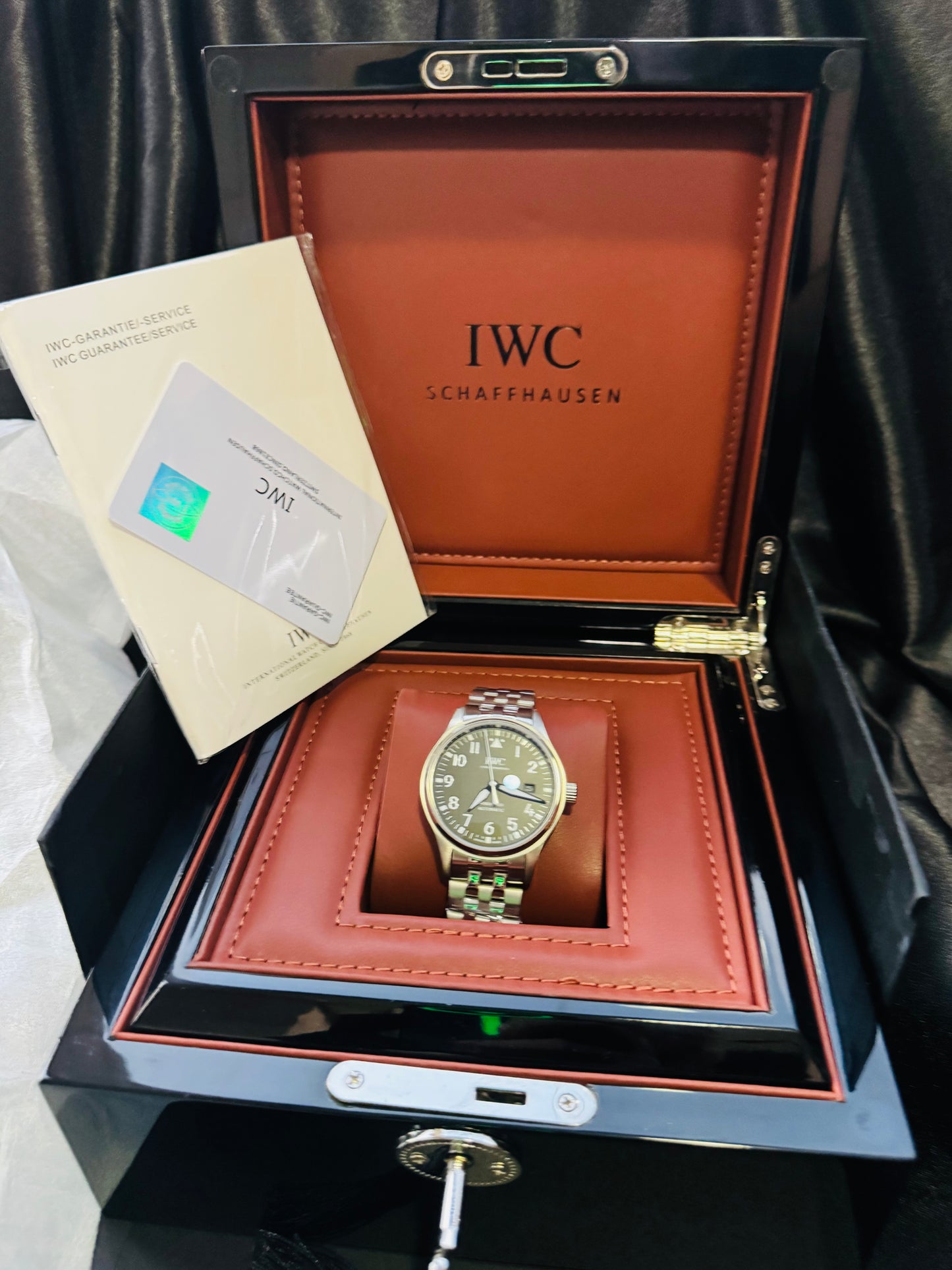 ELEGANTE Y EXCLUSIVO RELOJ AUTOMÁTICO IWC PILOTS WATCH