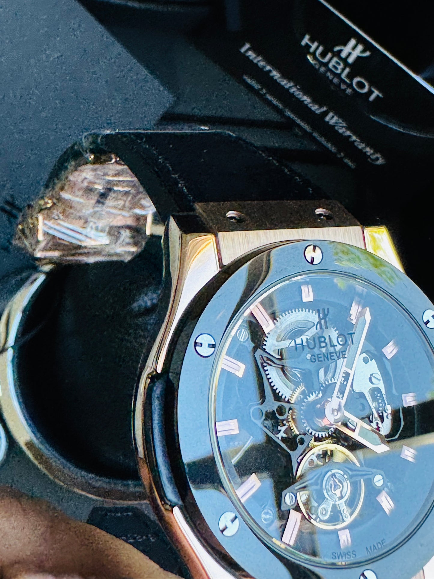 ESPECTACULAR RELOJ HUBLOT SKELETON AUTOMÁTICO MECÁNICO- CRISTAL ZAFIRO MÁXIMO LUJO!!!

PRECIO: A TRATAR 

VENTAS SOLO EN CANCÚN 

INFORMACION POR WhatsApp 99 81 92 84 65.

NO SE HACEN ENVÍOS 🚚