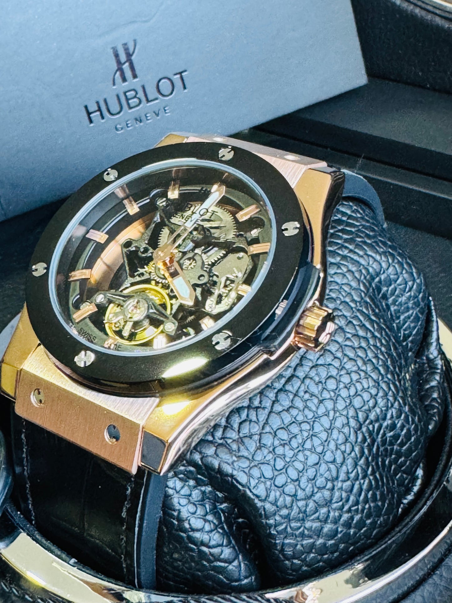 ESPECTACULAR RELOJ HUBLOT SKELETON AUTOMÁTICO MECÁNICO- CRISTAL ZAFIRO MÁXIMO LUJO!!!

PRECIO: A TRATAR 

VENTAS SOLO EN CANCÚN 

INFORMACION POR WhatsApp 99 81 92 84 65.

NO SE HACEN ENVÍOS 🚚