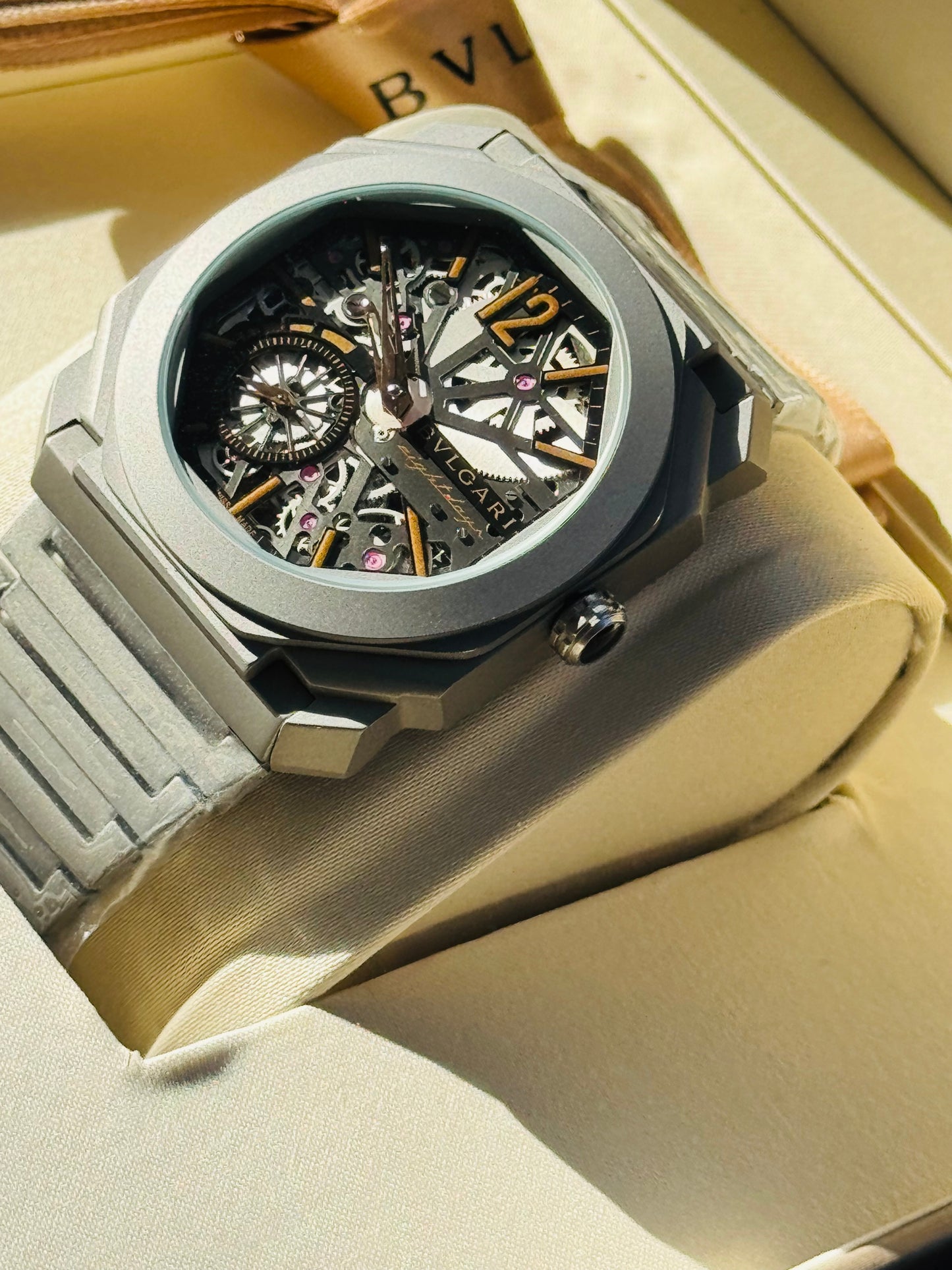 IMPONENTE Y DISTINGUIDO RELOJ AUTOMÁTICO MECÁNICO SKELETON BVLGARI OCTO! HERMOSO DISEÑO Y CALIDAD!!!

PRECIO A TRATAR 

Información por WhatsApp 99 81 92 84 65


NOTA:

No se hacen envíos 🚚  📦 💨!

Las Ventas son solo en Cancún

Nuestro Lema: No somos N