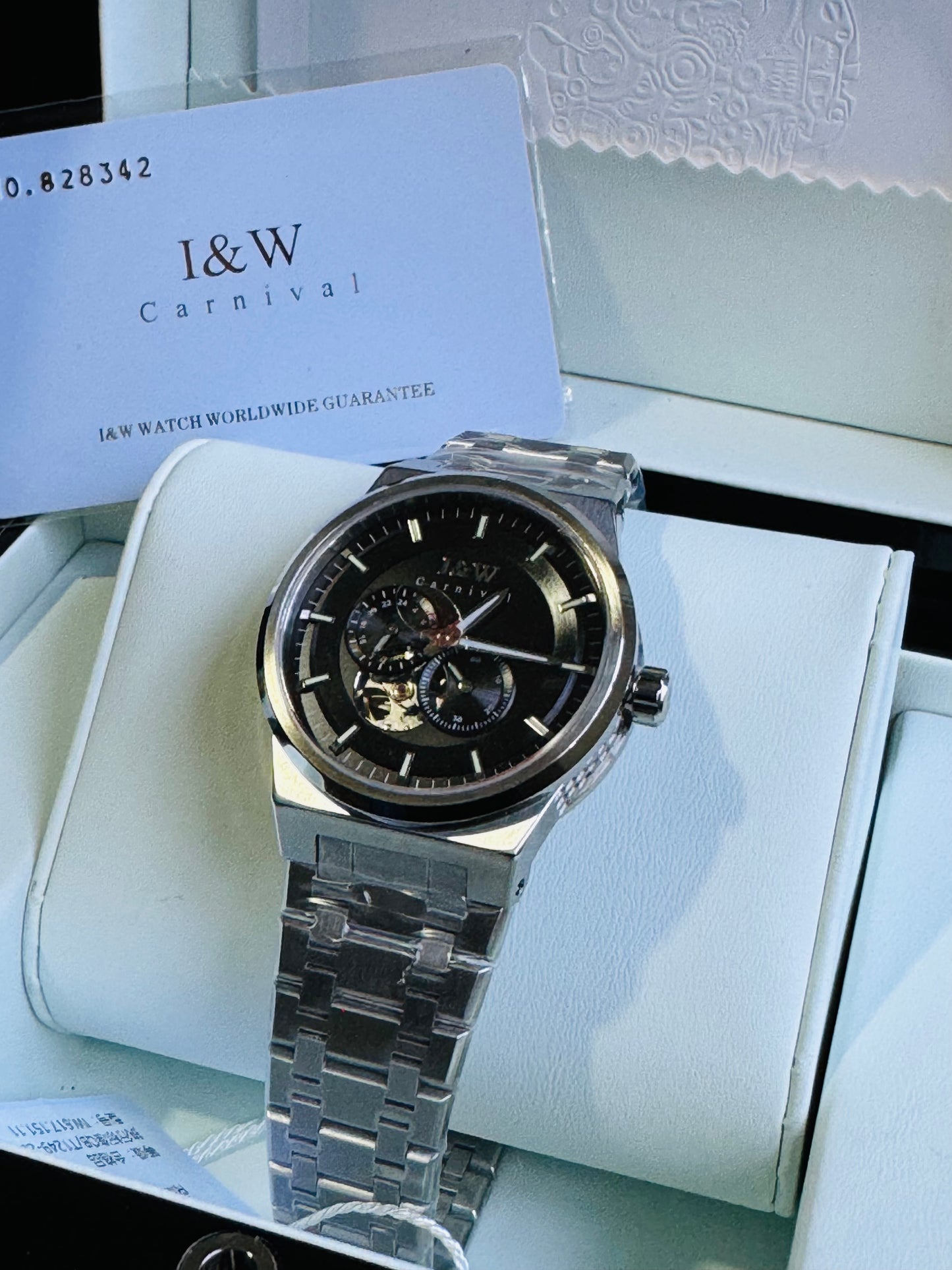 SOFISTICADO RELOJ AUTOMÁTICO I&W- CRISTAL ZAFIRO-LUMINOSO-PEQUEÑA VENTANA TOURBILLON-PEQUEÑOS DIALES SEGUNDERO Y 24 HRS. RESISTENTE AL AGUA- ALTA CALIDAD!!!