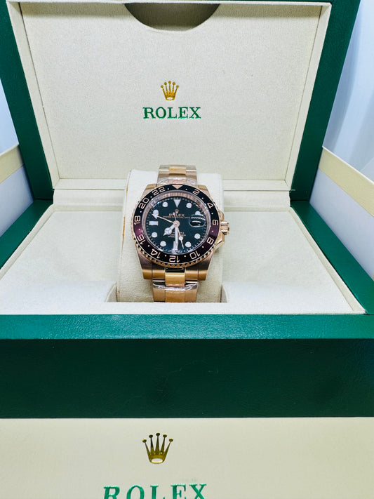 Hermoso y Distinguido Reloj Automático Mecánico GMT-Fechador - 2 Zonas Horarias simultáneas - máxima Calidad - Luminoso! Disponible con Bisel Bicolor y Bisel Negro!
Información por WhatsApp 99 81 92 84 65
Precio a tratar

Nota: