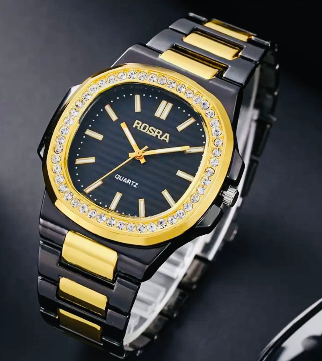 Reloj de Lujo  en Acero Inoxidable Negro y Dorado, Esfera en Forma de Barril Fresca y Guapa, Movimiento de Cuarzo, No Impermeable, Accionamiento Electrónico - Accesorio de Moda