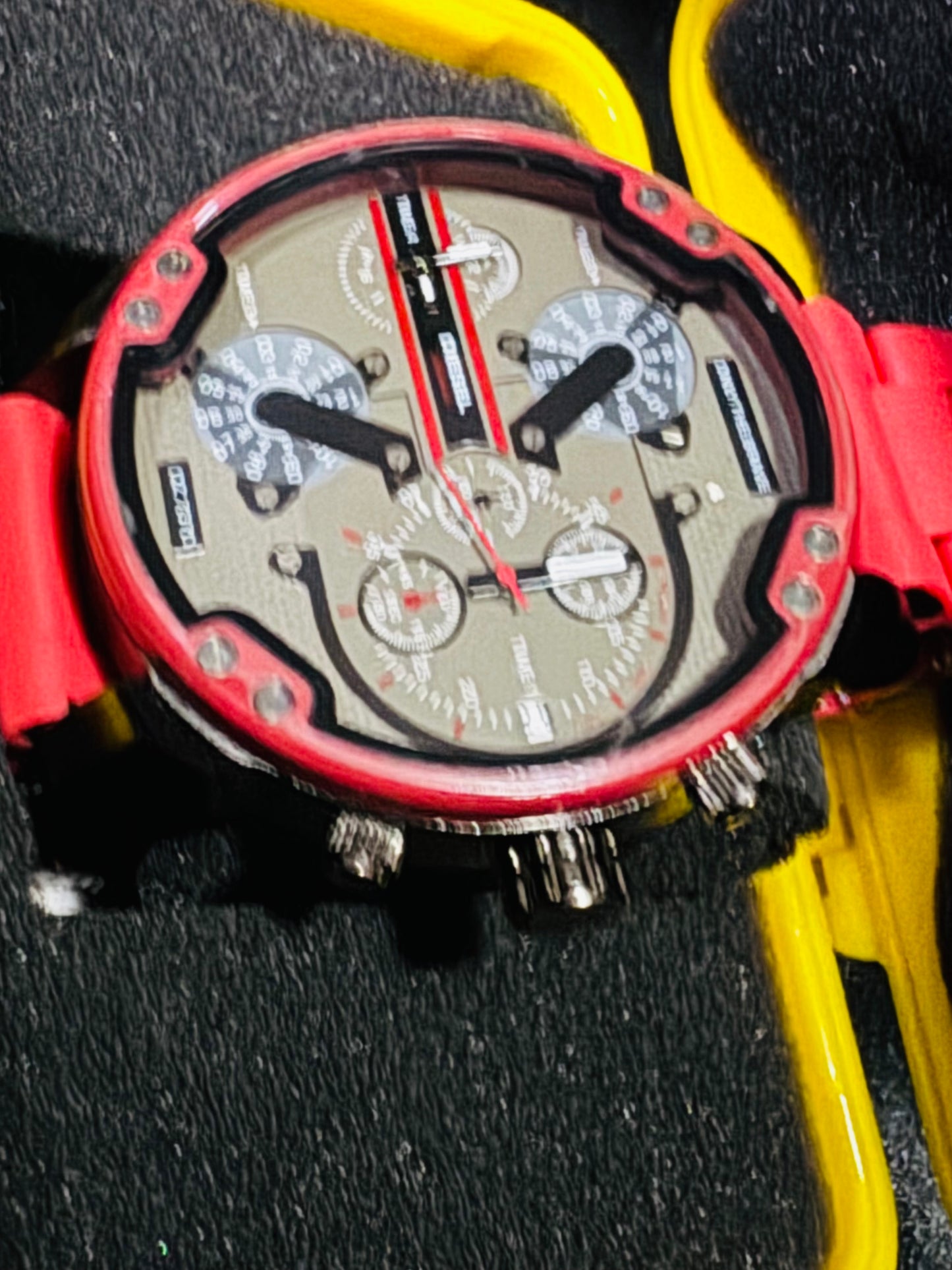 Reloj MR DADDY Diesel Grande y Pesado ! Disponible en 7 Modelos Diferentes!

Información por WhatsApp 99 81 92 84 65


NOTA:

No se hacen envíos 🚚  📦 💨!

Las Ventas son solo en Cancún

Nuestro Lema: No somos Números!