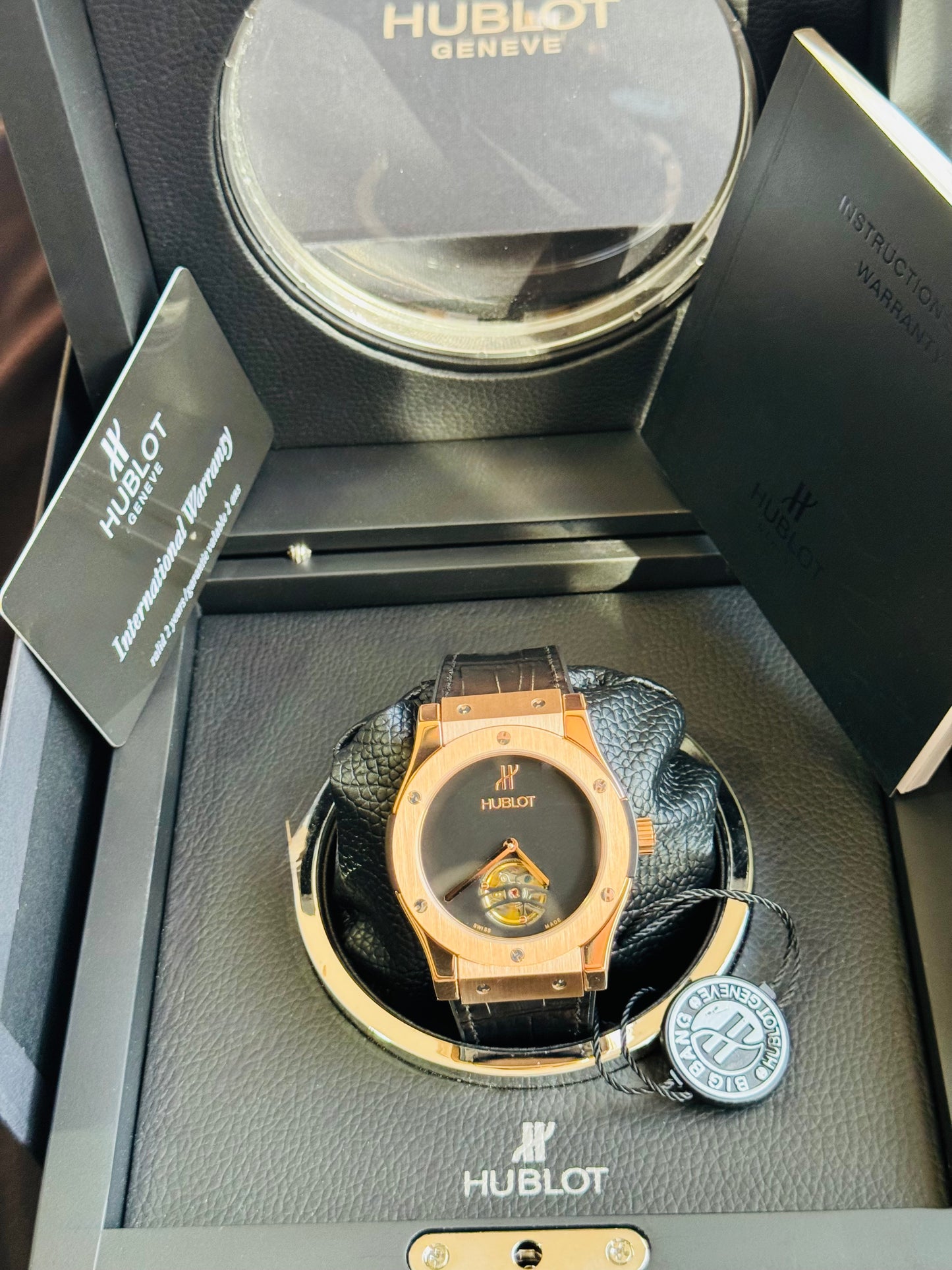 IMPRESIONANTE RELOJ AUTOMÁTICO MECÁNICO HUBLOT TOURBILLON- CRISTAL ZAFIRO-21 JOYAS-MÁXIMA ELEGANCIA!!!

PRECIO: A TRATAR

INFORMACION WHATSAPP 99 81 92 84 65

NO SE HACEN ENVÍOS 🚚