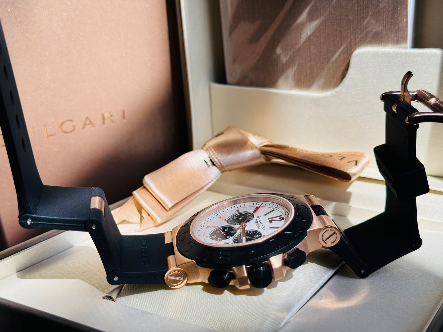 ESPECTACULAR RELOJ AUTOMÁTICO MULTIFUNCIONAL BVLGARI-CRONÓMETRO-SEGUNDERO-2 ZONAS HORARIAS-CRISTAL ZAFIRO-ETC