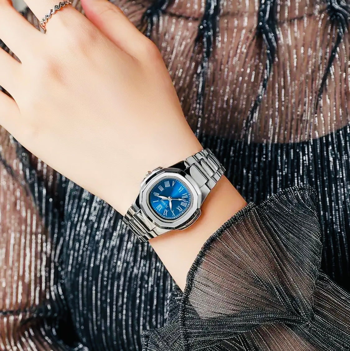 Bonito Diseño Reloj con Movimiento de Cuarzo para Mujer muy Elegante y Casual al mismo tiempo! Excelente para Regalo 🎁