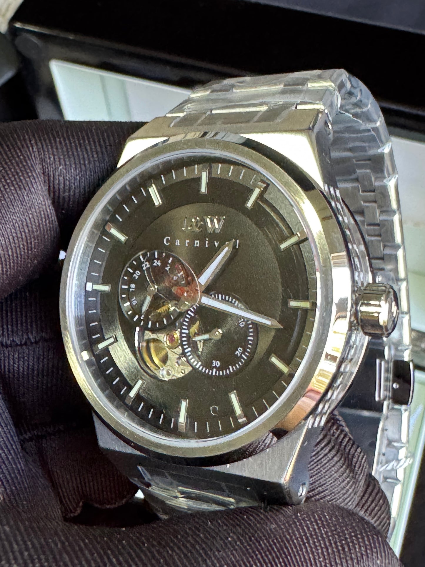 SOFISTICADO RELOJ AUTOMÁTICO I&W- CRISTAL ZAFIRO-LUMINOSO-PEQUEÑA VENTANA TOURBILLON-PEQUEÑOS DIALES SEGUNDERO Y 24 HRS. RESISTENTE AL AGUA- ALTA CALIDAD!!!