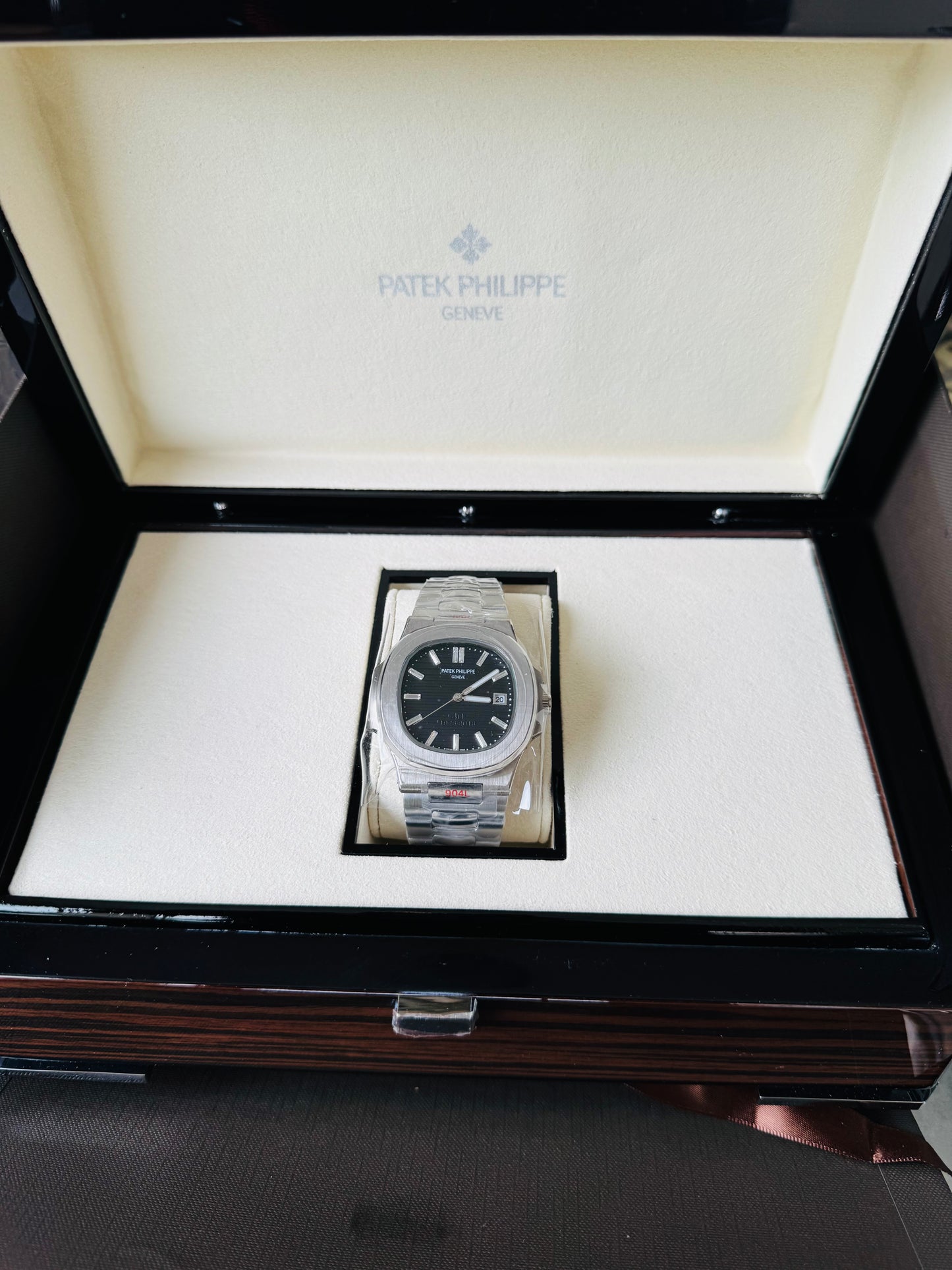 Máximo Lujo Reloj Automático Mecánico Patek P. Luminoso Fechador Favor de Pedir Información por WhatsApp al 99 81 92 84 65