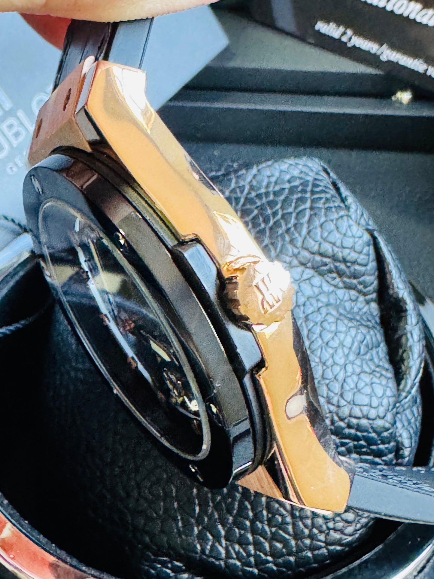 ESPECTACULAR RELOJ HUBLOT SKELETON AUTOMÁTICO MECÁNICO- CRISTAL ZAFIRO MÁXIMO LUJO!!!

PRECIO: A TRATAR 

VENTAS SOLO EN CANCÚN 

INFORMACION POR WhatsApp 99 81 92 84 65.

NO SE HACEN ENVÍOS 🚚