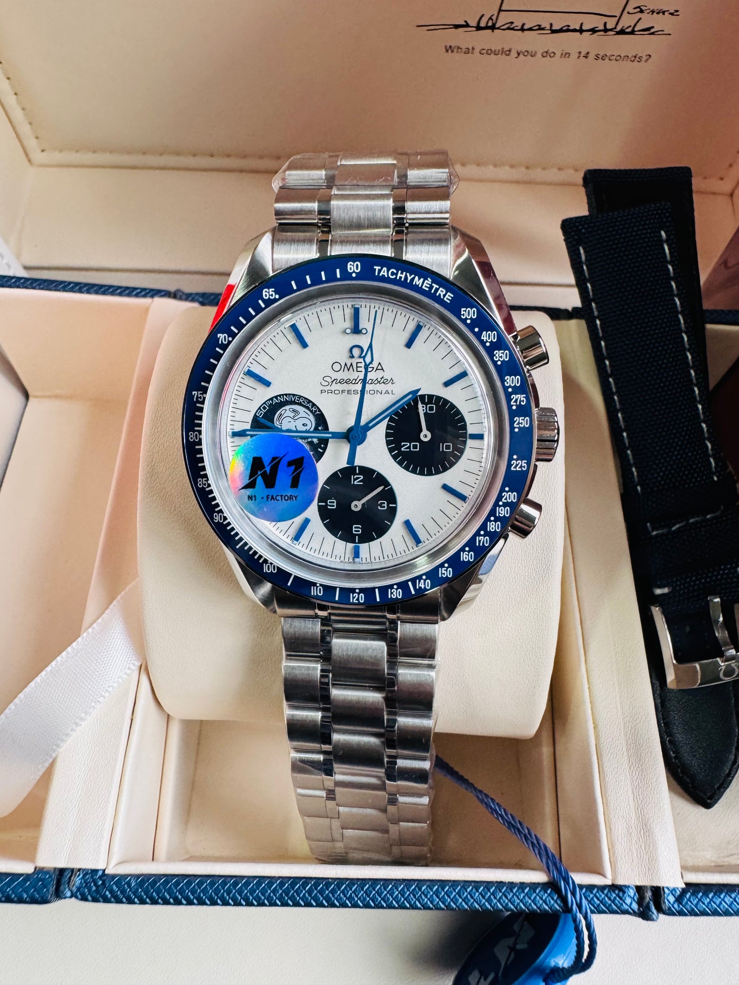 MÁXIMO LUJO!!! ESPECTACULAR DISEÑO OMEGA APOLLO XIlI- AUTOMÁTICO MECÁNICO-SPEED MASTER-PROFESSIONAL-EYES ON THE STARS- ORIGINAL MOVIMIENTO MECÁNICO TIERRA Y CÁPSULA ESPACIAL SNOOPY APOLLO XIII