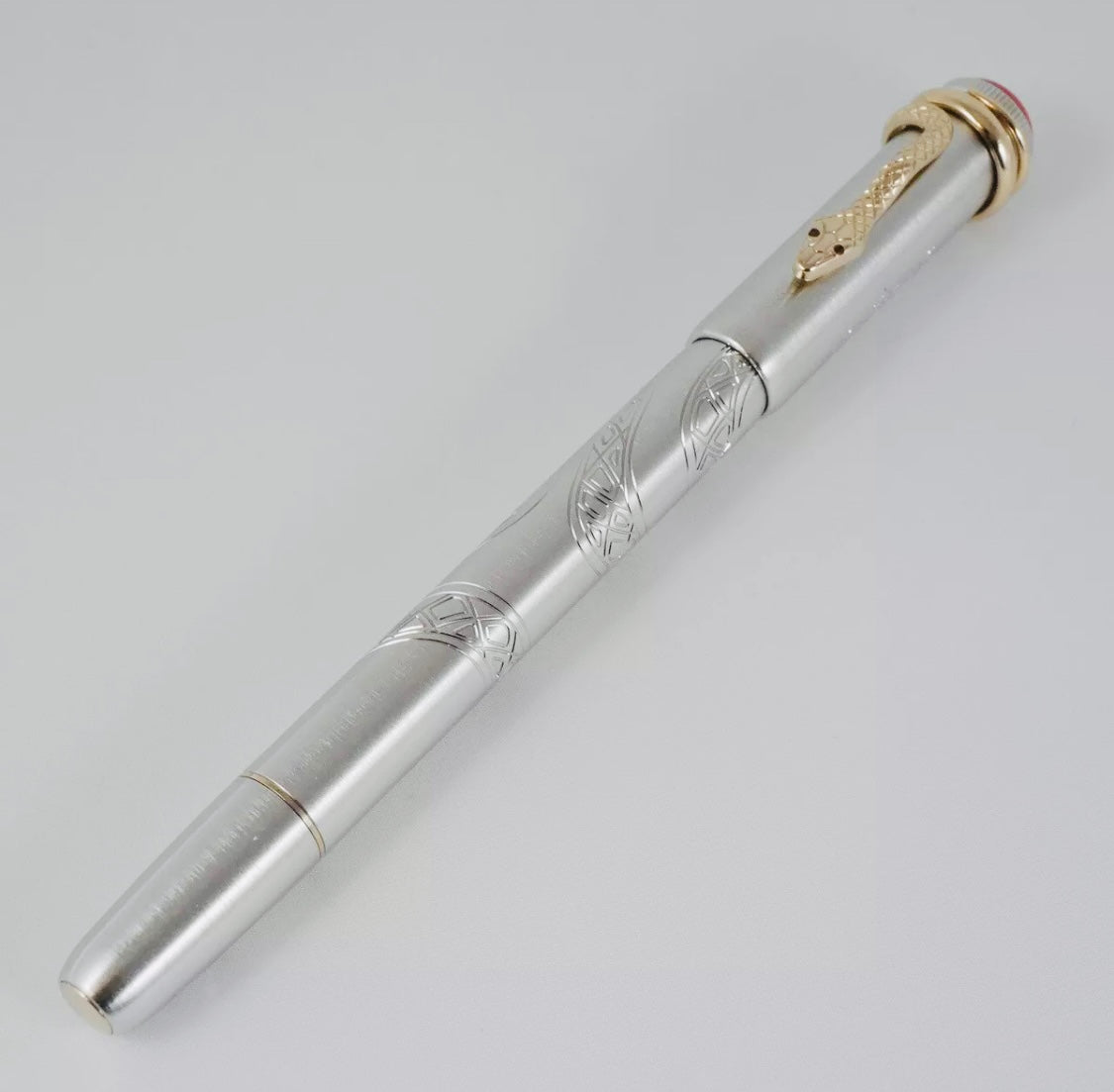 EXCLUSIVA PLUMA FUENTE 1906 - LÍMITED EDITION SERPENT- NOIR HERITAGE -
