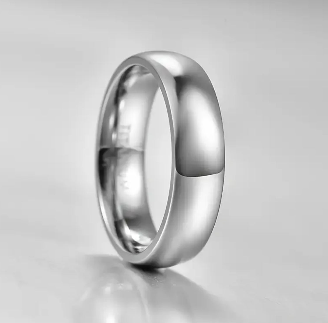 Hermoso Diseño Atemporal Anillo de Titanio Alta Calidad 💯% Original Tallas Disponibles 9-10-11 y 12