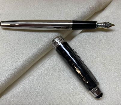 HERMOSA PLUMA ESTILOGRÁFICA MONTBLANC MEISTERSTUCK ACABADO CON ELEGANTE RESINAS PRECIOSAS!