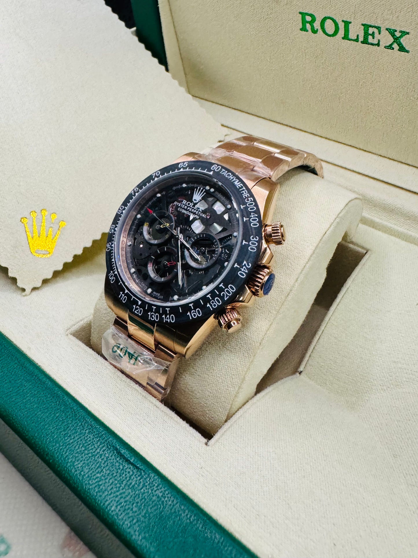 Hermoso Reloj Tono ORO Amarillo Automático Mecánico Skeleton-Luminoso- Gran Detalle- Diales Giratorio Etcétera Favor de Pedir Información por WhatsApp al 99 81 92 84 65