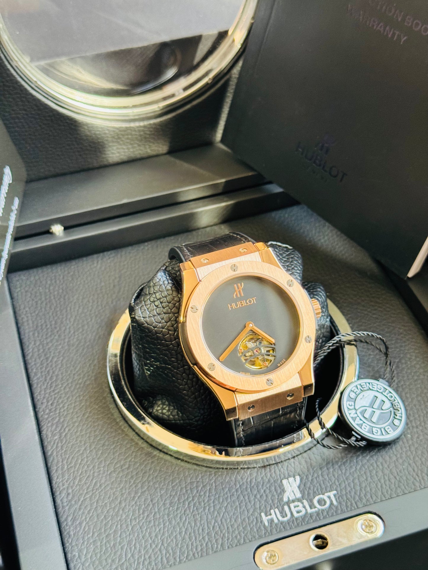 IMPRESIONANTE RELOJ AUTOMÁTICO MECÁNICO HUBLOT TOURBILLON- CRISTAL ZAFIRO-21 JOYAS-MÁXIMA ELEGANCIA!!!

PRECIO: A TRATAR

INFORMACION WHATSAPP 99 81 92 84 65

NO SE HACEN ENVÍOS 🚚