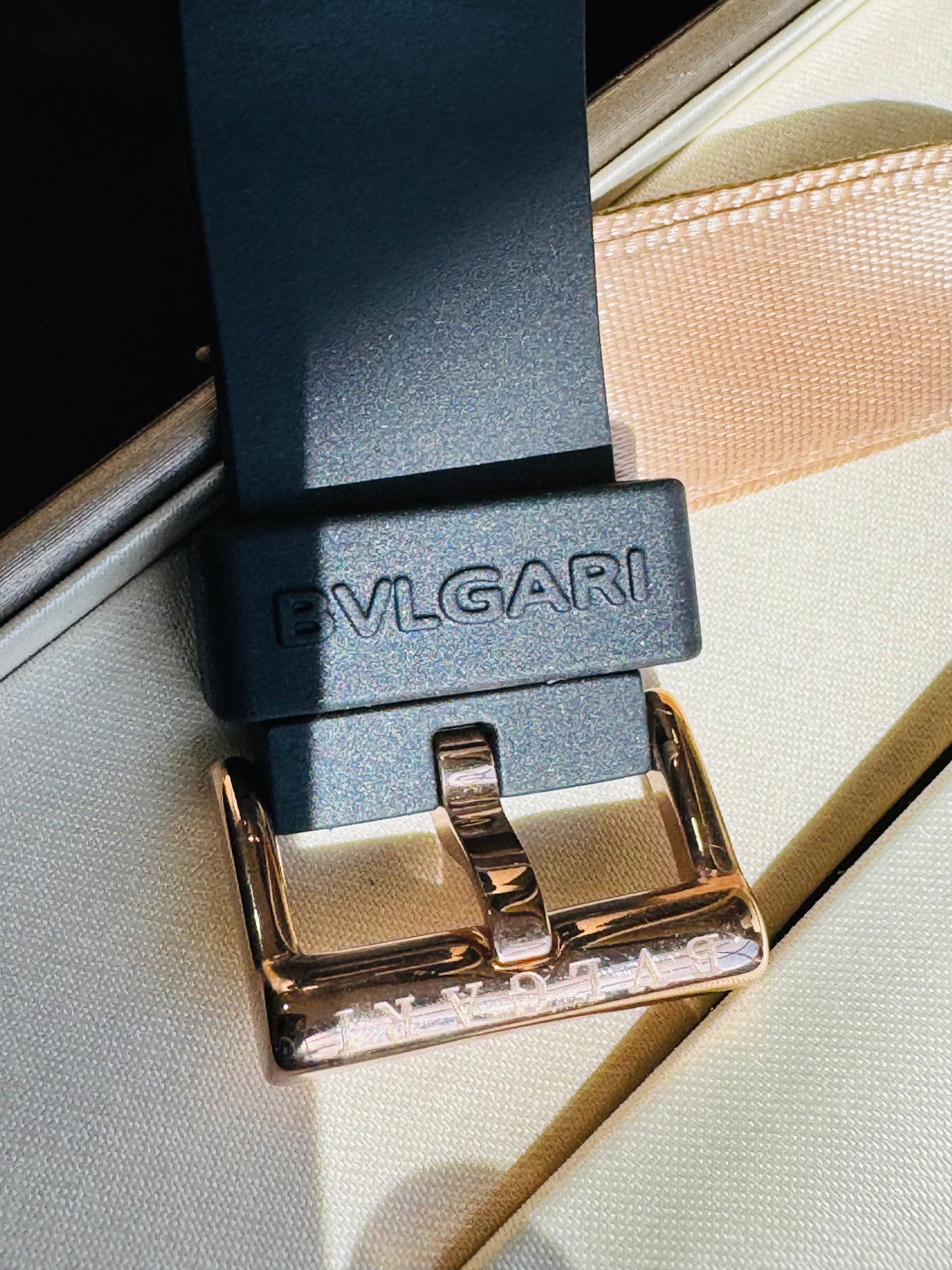 ESPECTACULAR RELOJ AUTOMÁTICO MULTIFUNCIONAL BVLGARI-CRONÓMETRO-SEGUNDERO-2 ZONAS HORARIAS-CRISTAL ZAFIRO-ETC