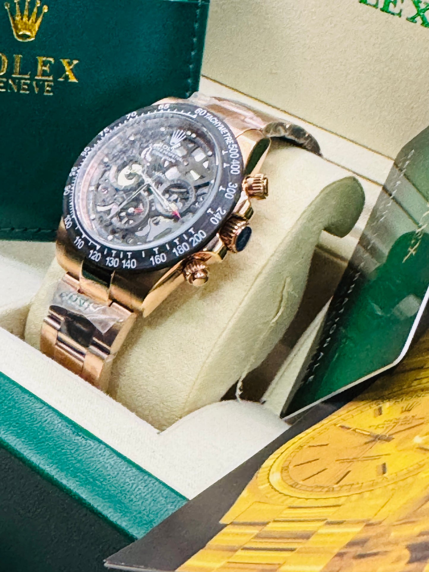 Hermoso Reloj Tono ORO Amarillo Automático Mecánico Skeleton-Luminoso- Gran Detalle- Diales Giratorio Etcétera Favor de Pedir Información por WhatsApp al 99 81 92 84 65
