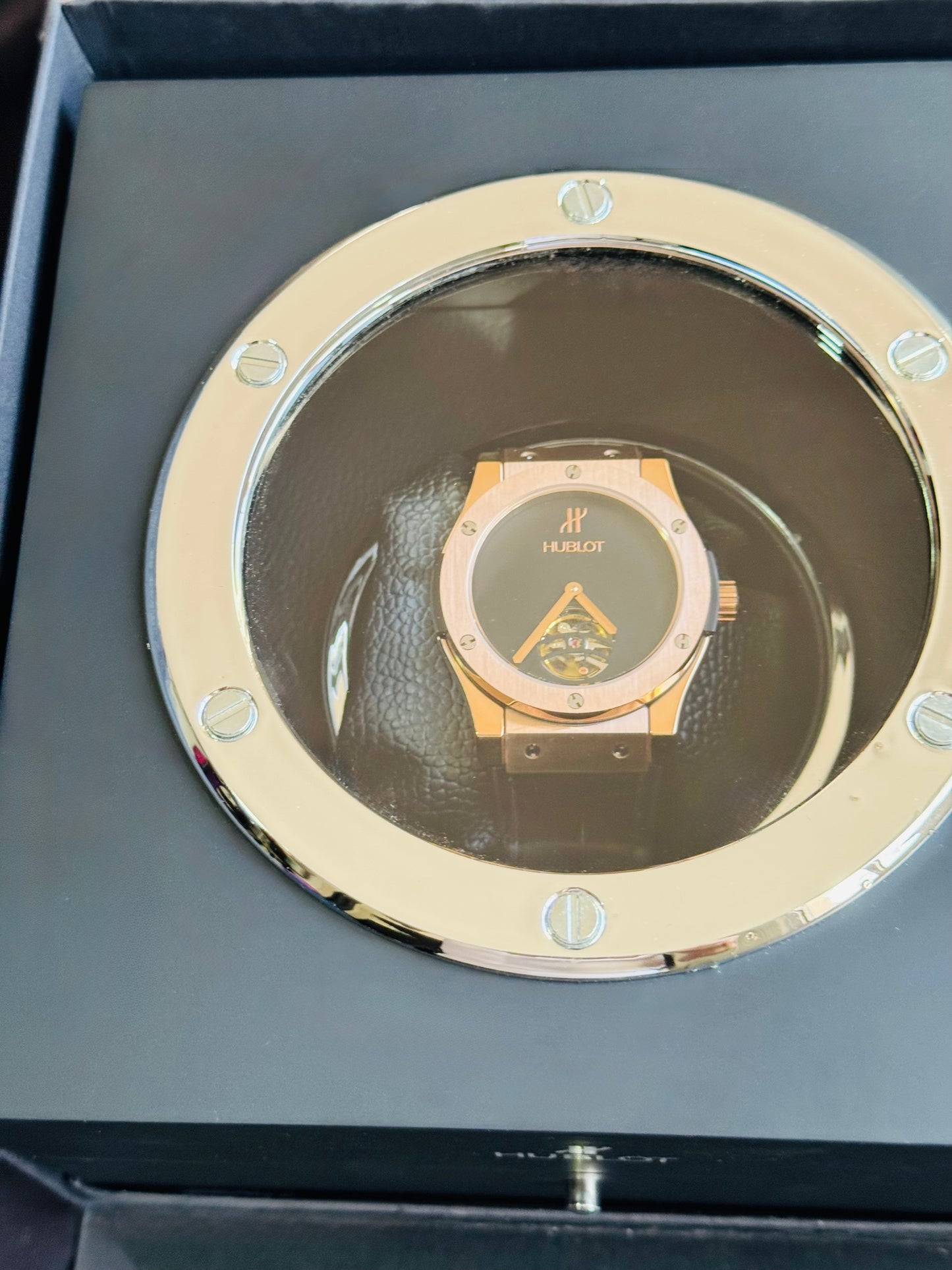 IMPRESIONANTE RELOJ AUTOMÁTICO MECÁNICO HUBLOT TOURBILLON- CRISTAL ZAFIRO-21 JOYAS-MÁXIMA ELEGANCIA!!!

PRECIO: A TRATAR

INFORMACION WHATSAPP 99 81 92 84 65

NO SE HACEN ENVÍOS 🚚