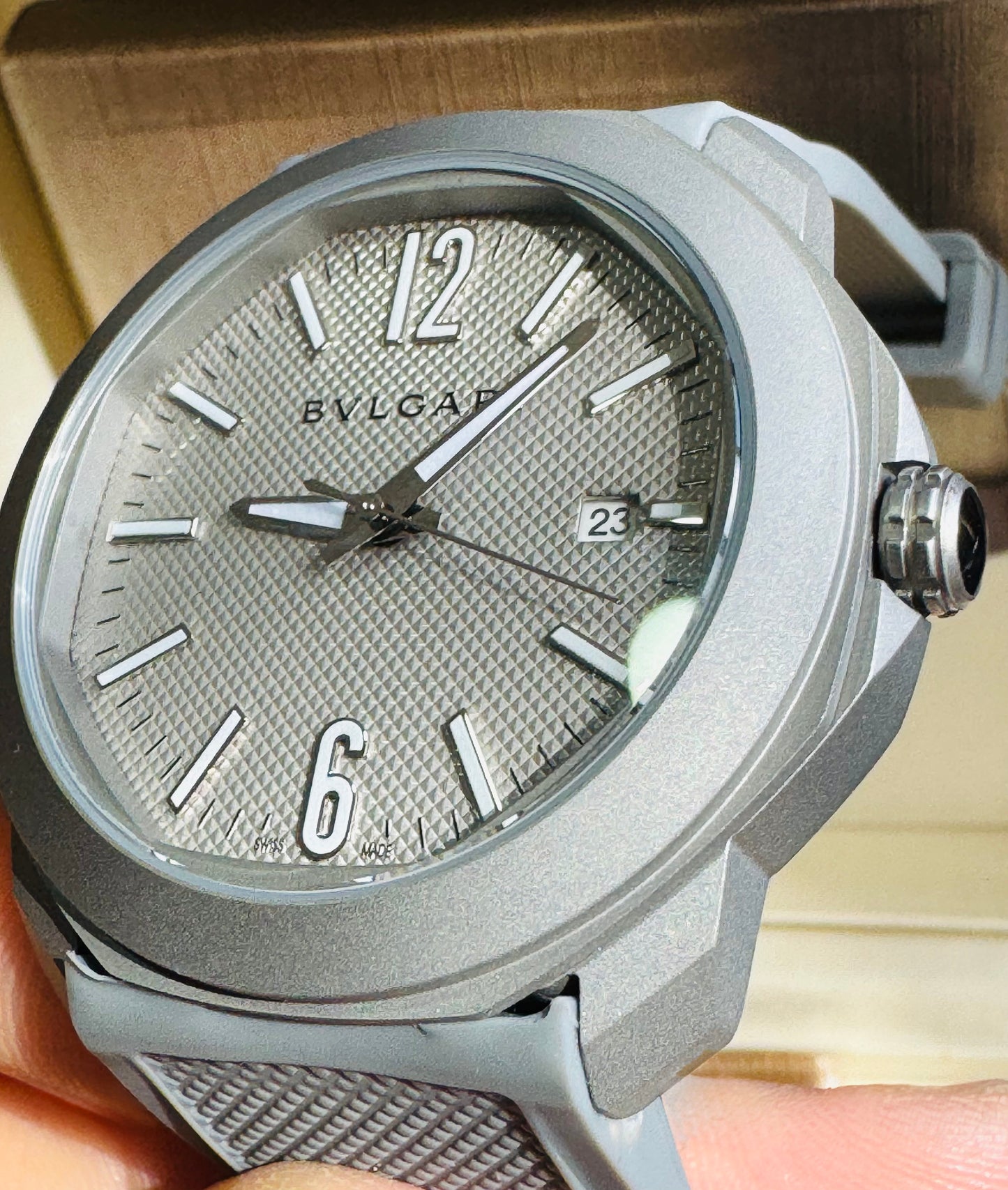 ELEGANTE RELOJ OCTO BVLGARI AUTOMÁTICO- 31 JOYAS 💎 CRISTAL ZAFIRO- FECHADOR-DISEÑO NUEVO!!!