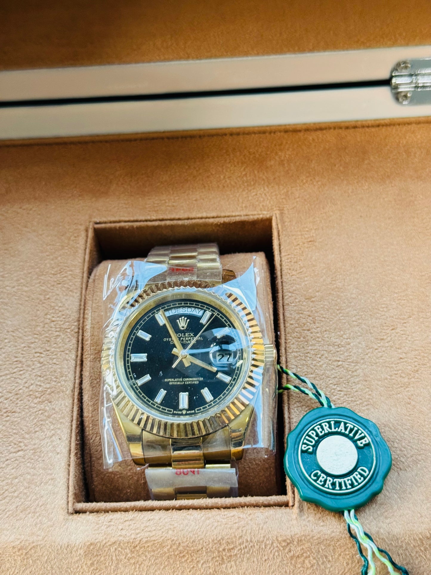 DISTINGUIDO Y ELEGANTE RELOJ AUTOMÁTICO MECÁNICO OYSTER PERPETUAL DAY DATE TODO UN CLÁSICO! PRECIO A TRATAR