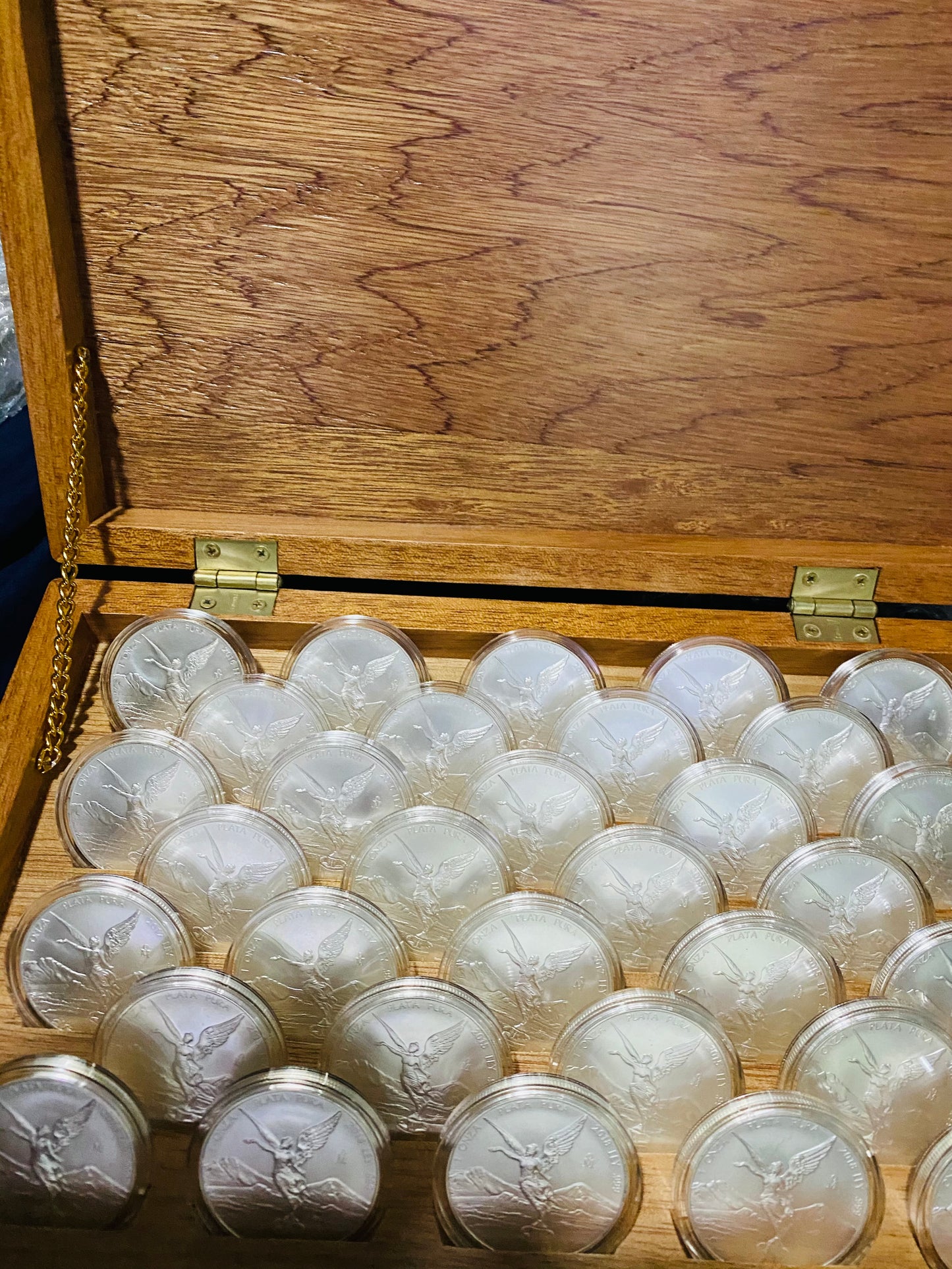 Monedas de 1 Onza de Plata Pura Ley .999 en Varios Acabados- Acabado: NORMAL -SATINADO-PROFF-MATE BRILLO- Precios Varían según Acabado y Año Nuevas, Encapsuladas y Selladas de Origen Casa de Moneda 🪙 
Favor de Pedir Información por WhatsApp al 99 81 92 8