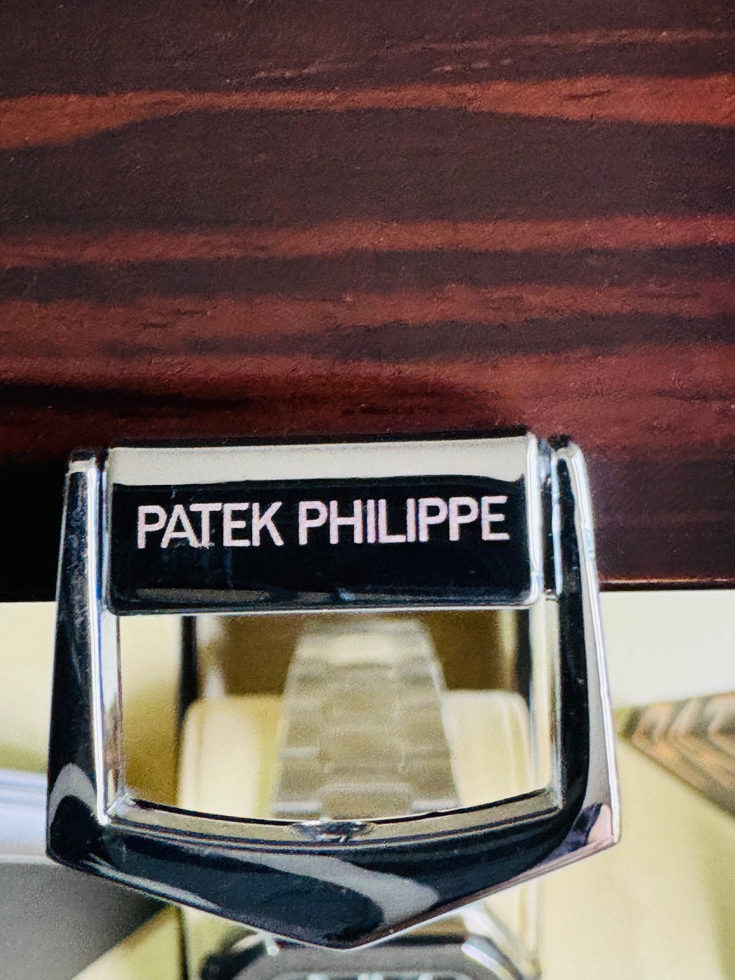 EXCLUSIVO RELOJ PATEK PHILIPPE AUTOMÁTICO- FECHADOR- JOYAS 💎- CRISTAL ZAFIRO- LUMINOSO- ÚLTIMO Y MÁS NUEVO DISEÑO!!!
PRECIO: A TRATAR 

No se hacen Envíos 🚚 

Ventas solo en Cancún 

Información por WHATSAPP 99 81 92 84  65