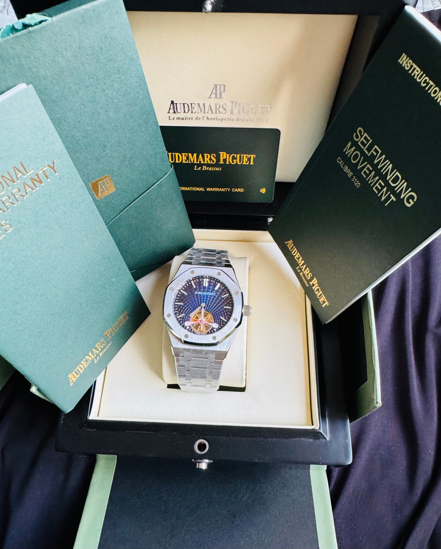ESPECTACULAR AUDEMARS PIGUET ROYAL OAK
FLYNG TOURBILLON LIMITED EDITION!!! CRISTAL ZAFIRO!!! MÁXIMO LUJO!!!