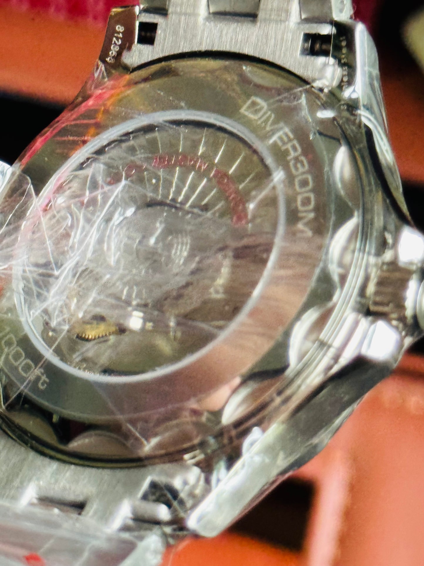 AUDAZ Y VERSÁTIL DISEÑO JAMES BOND 007-OMEGA AUTOMÁTICO SEA MASTER! FECHADOR-LUMINOSO-CRISTAL ZAFIRO-BISEL GIRATORIO ETC