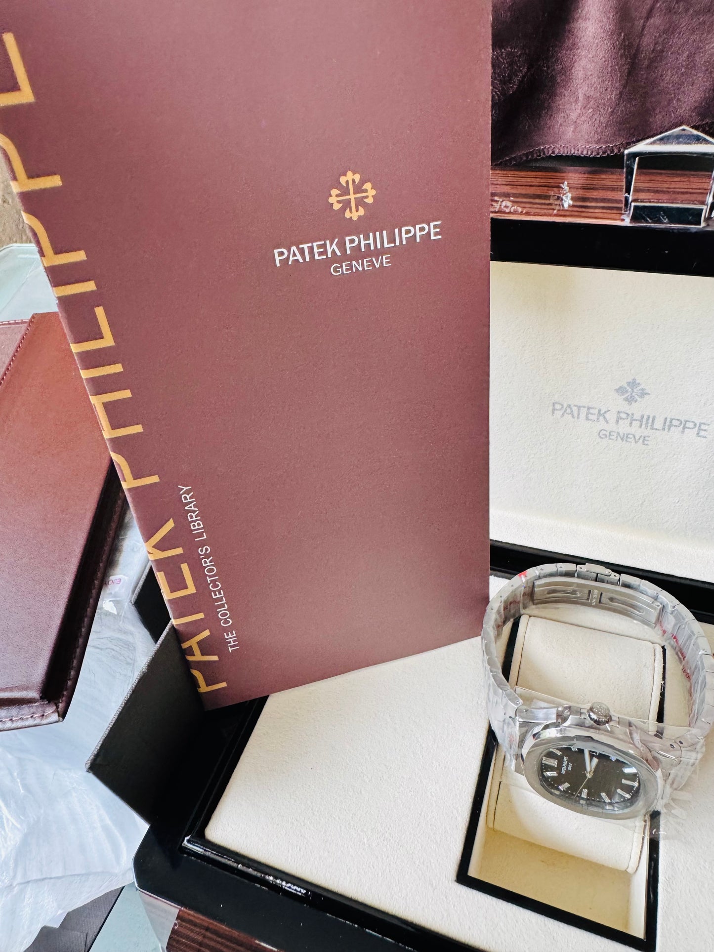 Máximo Lujo Reloj Automático Mecánico Patek P. Luminoso Fechador Favor de Pedir Información por WhatsApp al 99 81 92 84 65