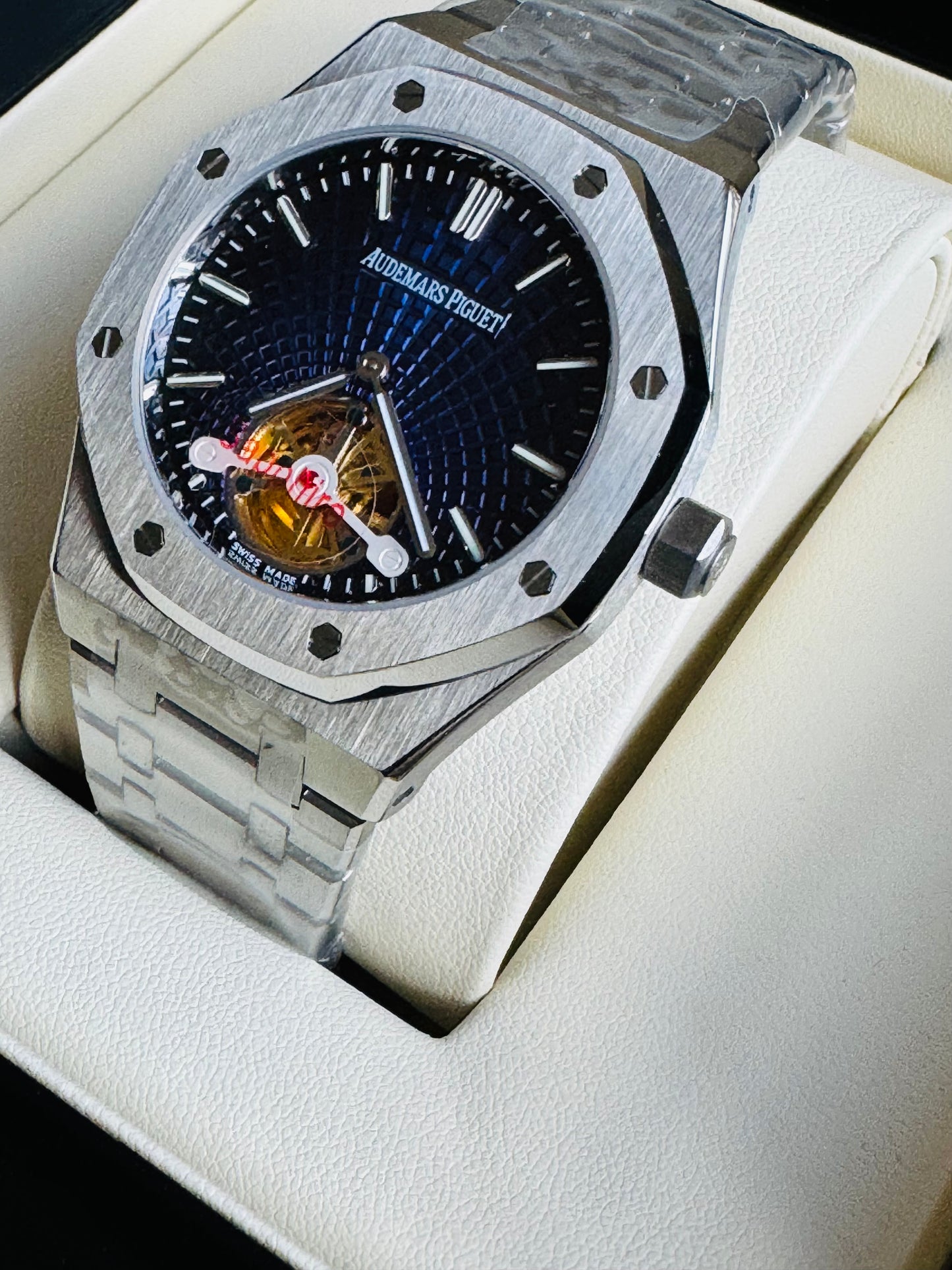 ESPECTACULAR AUDEMARS PIGUET ROYAL OAK
FLYNG TOURBILLON LIMITED EDITION!!! CRISTAL ZAFIRO!!! MÁXIMO LUJO!!!