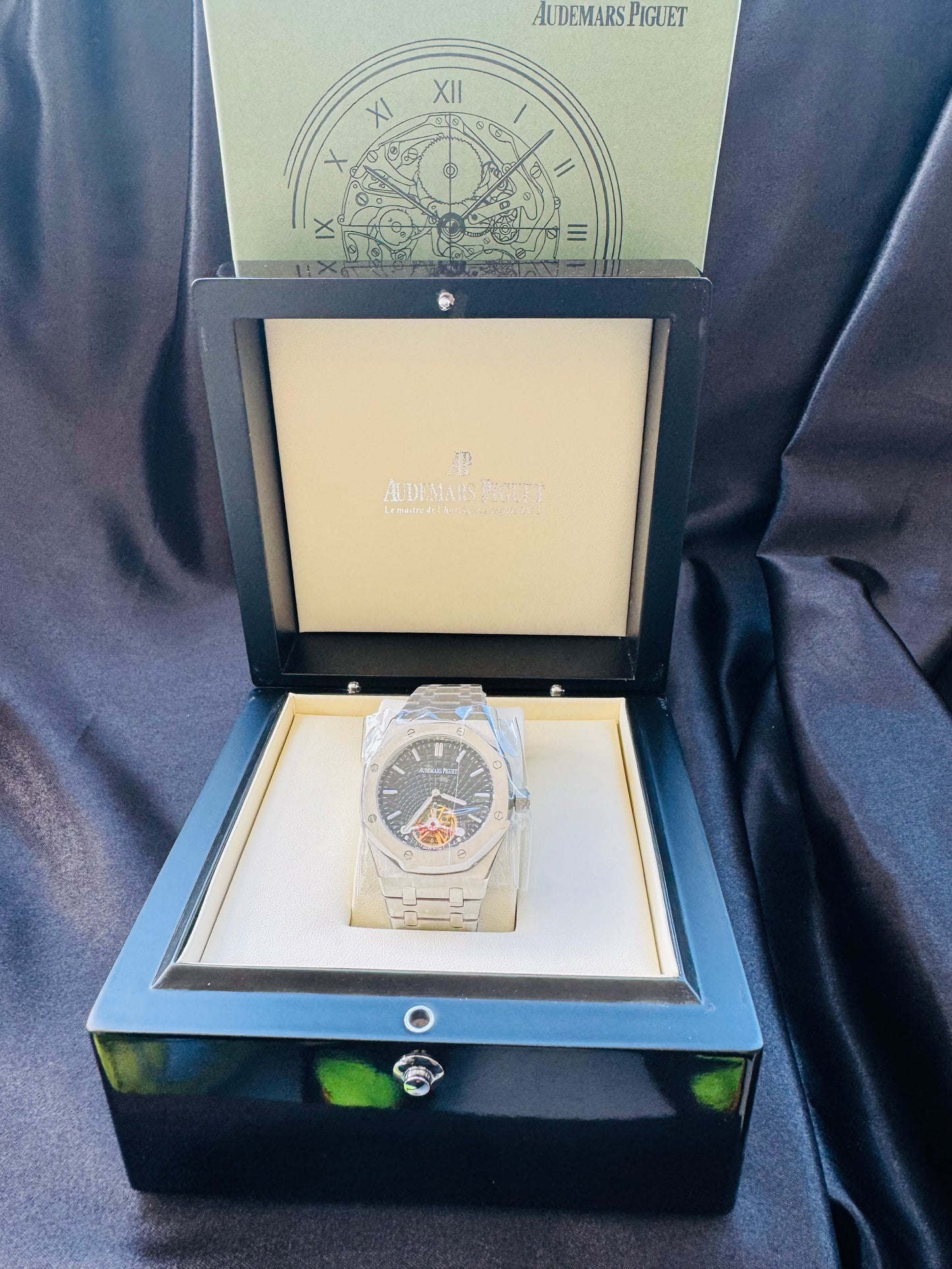 Increíble Reloj Audemars P. ROYAL OAK Automático Mecánico-Tourbillon-Máximo lujo y Calidad! Luminoso Etcétera-Disponible con Carátula Negra y Carátula Azul.