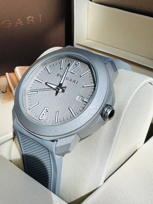 ELEGANTE RELOJ OCTO BVLGARI AUTOMÁTICO- 31 JOYAS 💎 CRISTAL ZAFIRO- FECHADOR-DISEÑO NUEVO!!!