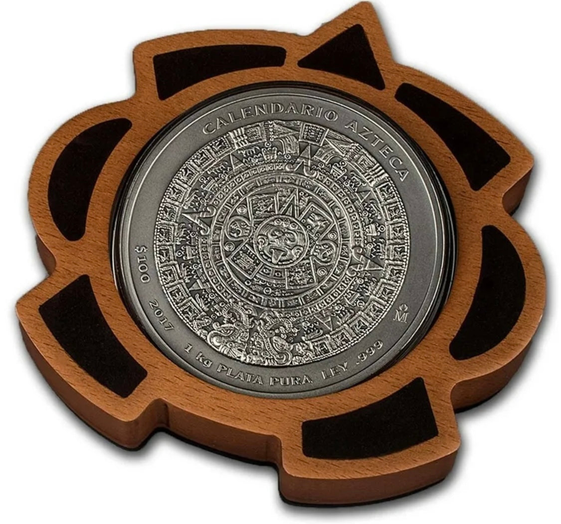 RARA Y HERMOSA MONEDA DE 1 KILO DE PLATA .999 EXCLUSIVO ACABADO “ANTIGÜO” ALTO RELIEVE! 2017. REGALO ESPECIAL 1 HERMOSO COLLAR DE PLATA .999 CALENDARIO!