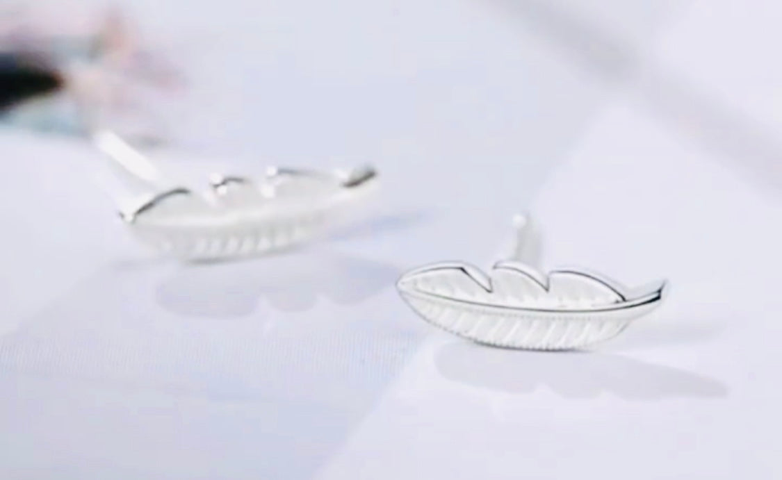 Hermosos Aretes de Plata 925 en forma de pluma- Perfecto para Regalo