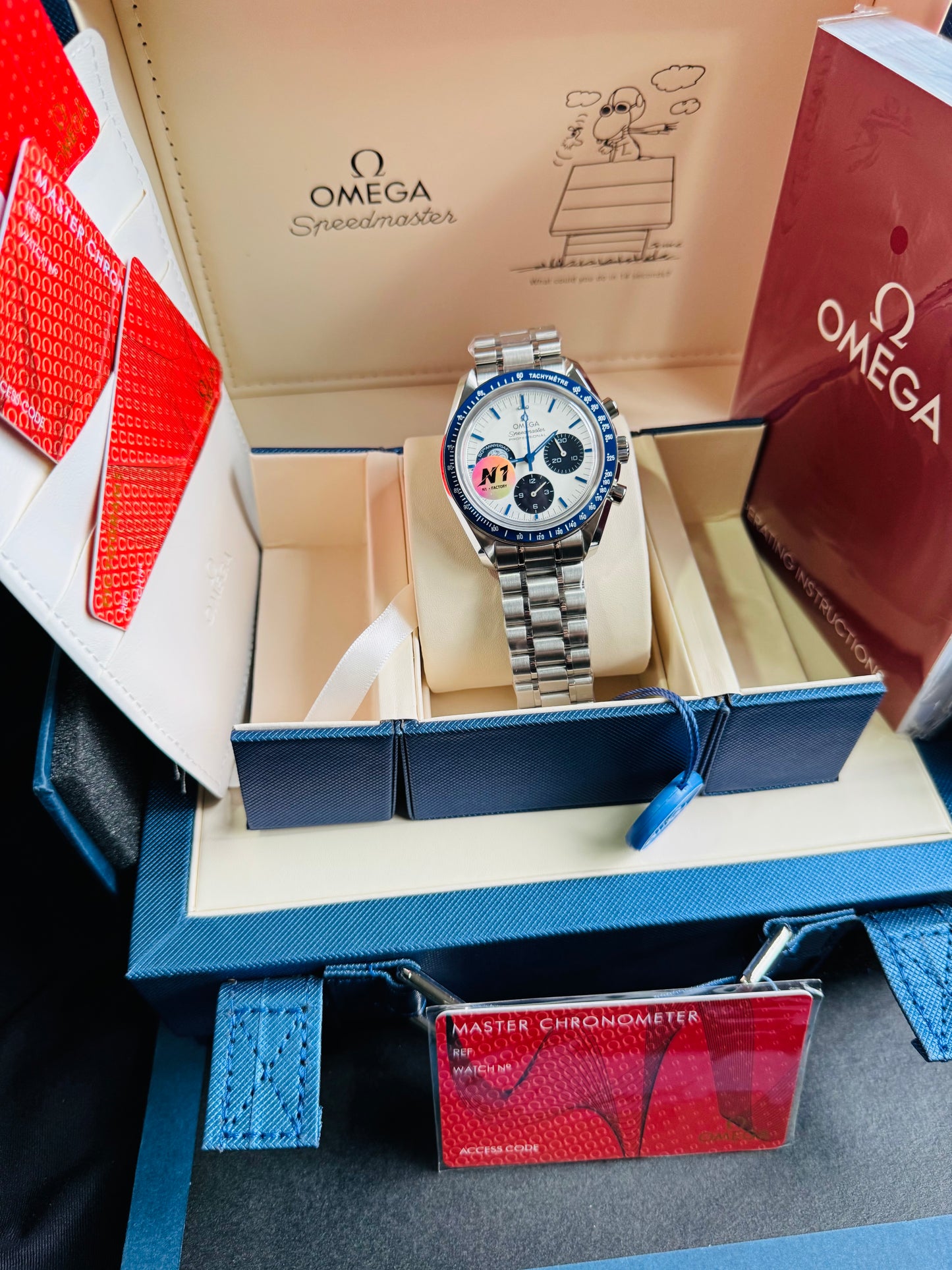 MÁXIMO LUJO!!! ESPECTACULAR DISEÑO OMEGA APOLLO XIlI- AUTOMÁTICO MECÁNICO-SPEED MASTER-PROFESSIONAL-EYES ON THE STARS- ORIGINAL MOVIMIENTO MECÁNICO TIERRA Y CÁPSULA ESPACIAL SNOOPY APOLLO XIII