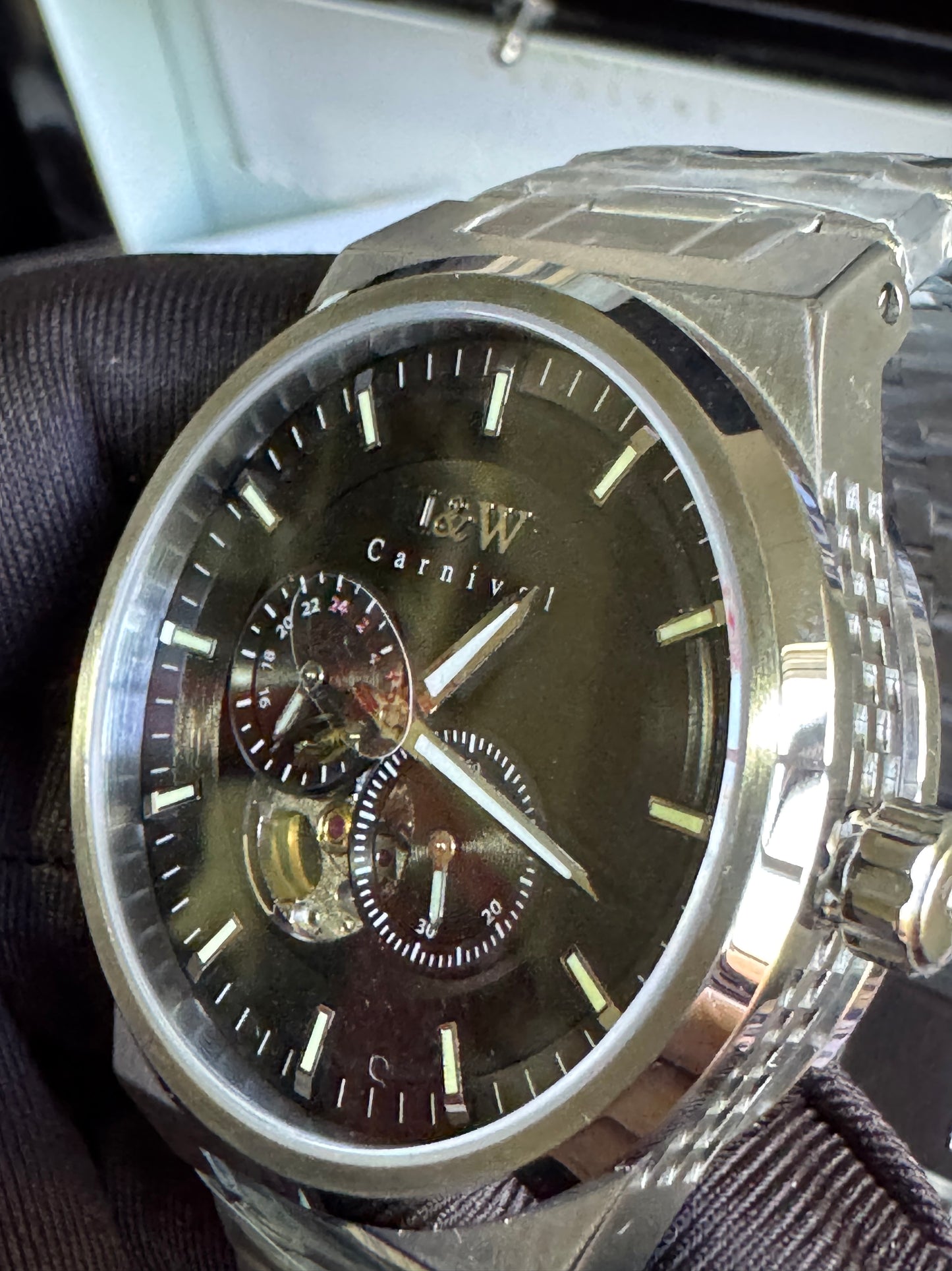 SOFISTICADO RELOJ AUTOMÁTICO I&W- CRISTAL ZAFIRO-LUMINOSO-PEQUEÑA VENTANA TOURBILLON-PEQUEÑOS DIALES SEGUNDERO Y 24 HRS. RESISTENTE AL AGUA- ALTA CALIDAD!!!