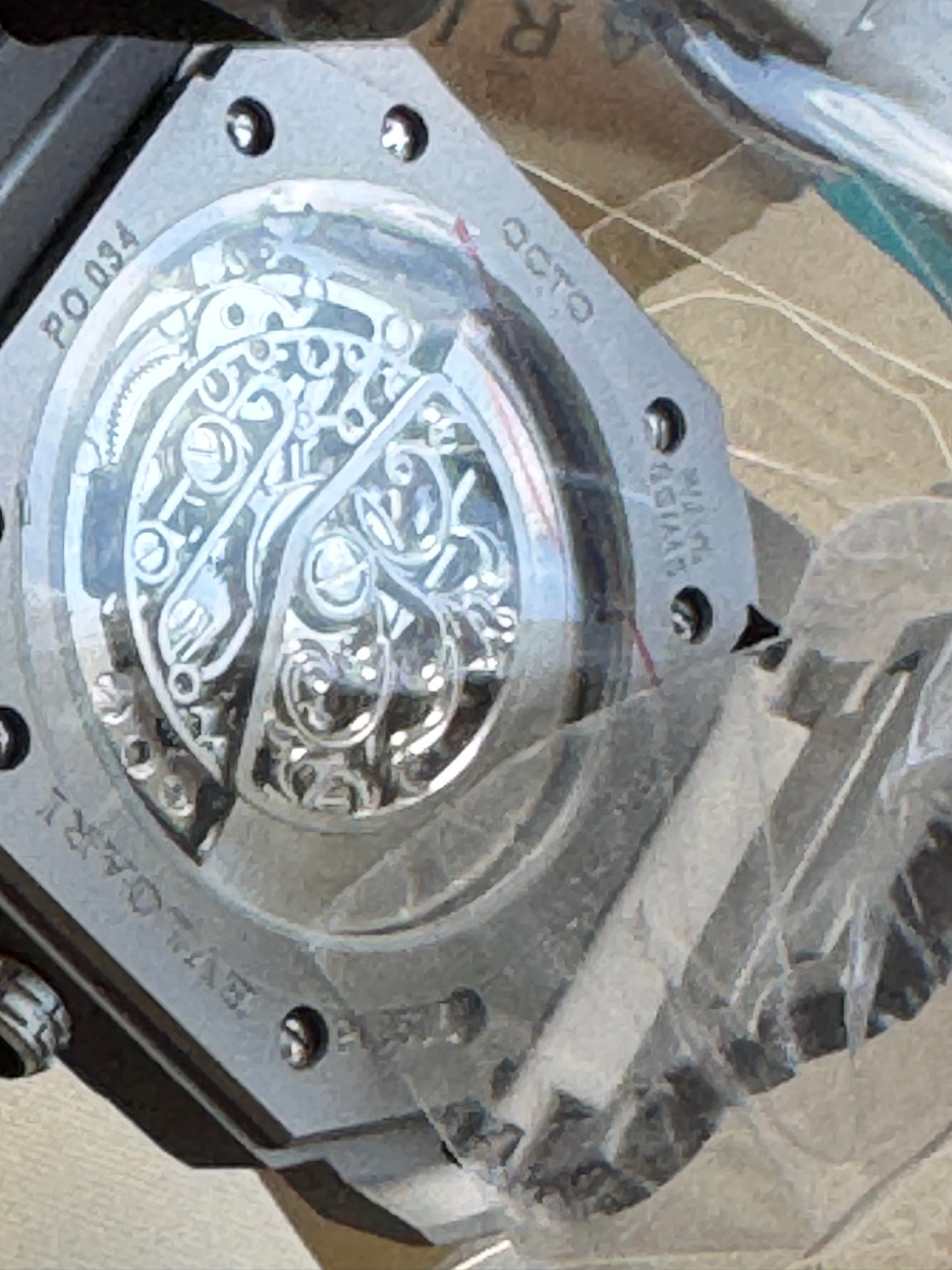 LUJOSO DISEÑO RELOJ AUTOMÁTICO MECÁNICO BVLGARI OCTO ELEGANCIA Y DISTINCIÓN