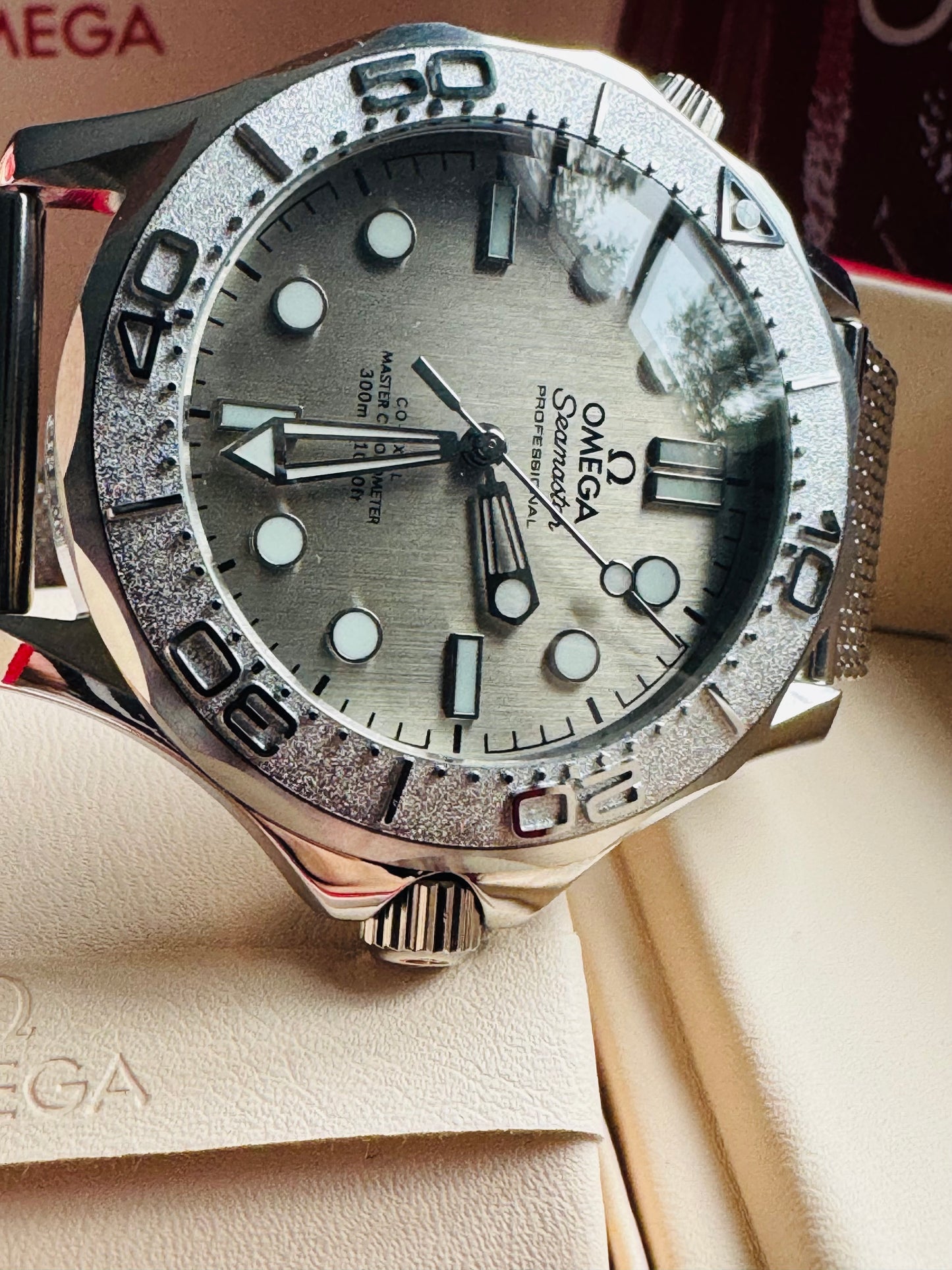 HERMOSO RELOJ AUTOMÁTICO MECÁNICO OMEGA SEAMASTER ACABADO DIAMANTADO