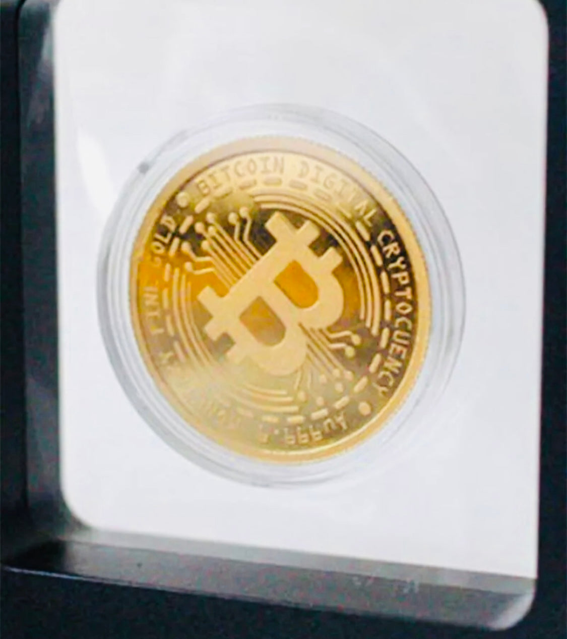 Increíble y Único Bitcoin de Oro Puro 24k. Sin Aleaciones Creado por Famoso Artista Gemólogo Sur Koreano en su Laboratorio!