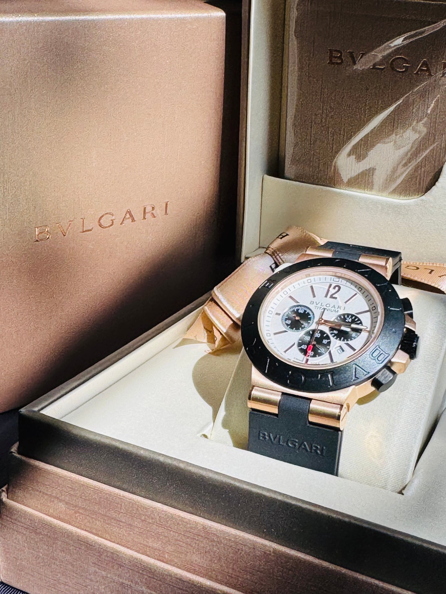 ESPECTACULAR RELOJ AUTOMÁTICO MULTIFUNCIONAL BVLGARI-CRONÓMETRO-SEGUNDERO-2 ZONAS HORARIAS-CRISTAL ZAFIRO-ETC
