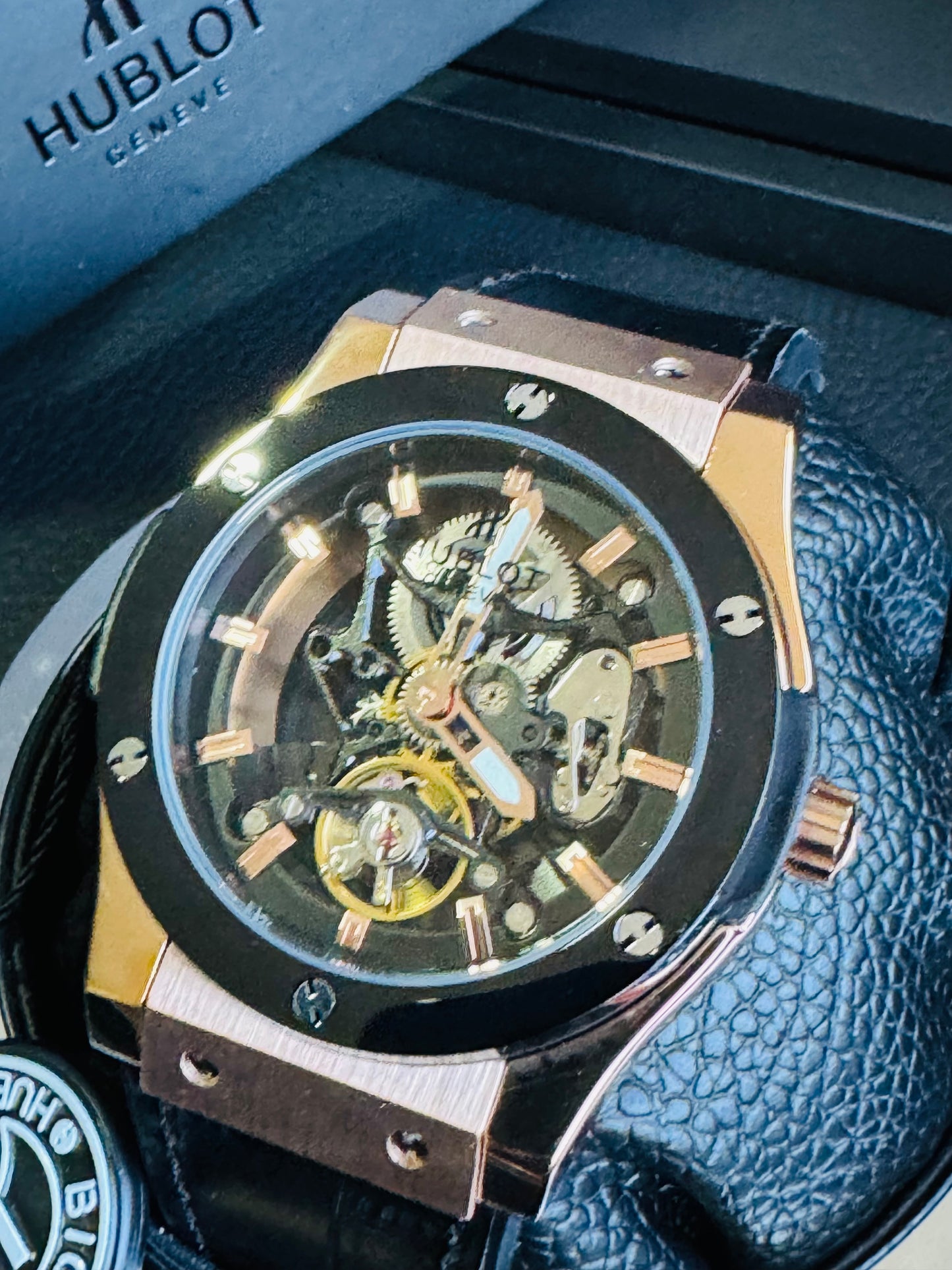 ESPECTACULAR RELOJ HUBLOT SKELETON AUTOMÁTICO MECÁNICO- CRISTAL ZAFIRO MÁXIMO LUJO!!!

PRECIO: A TRATAR 

VENTAS SOLO EN CANCÚN 

INFORMACION POR WhatsApp 99 81 92 84 65.

NO SE HACEN ENVÍOS 🚚