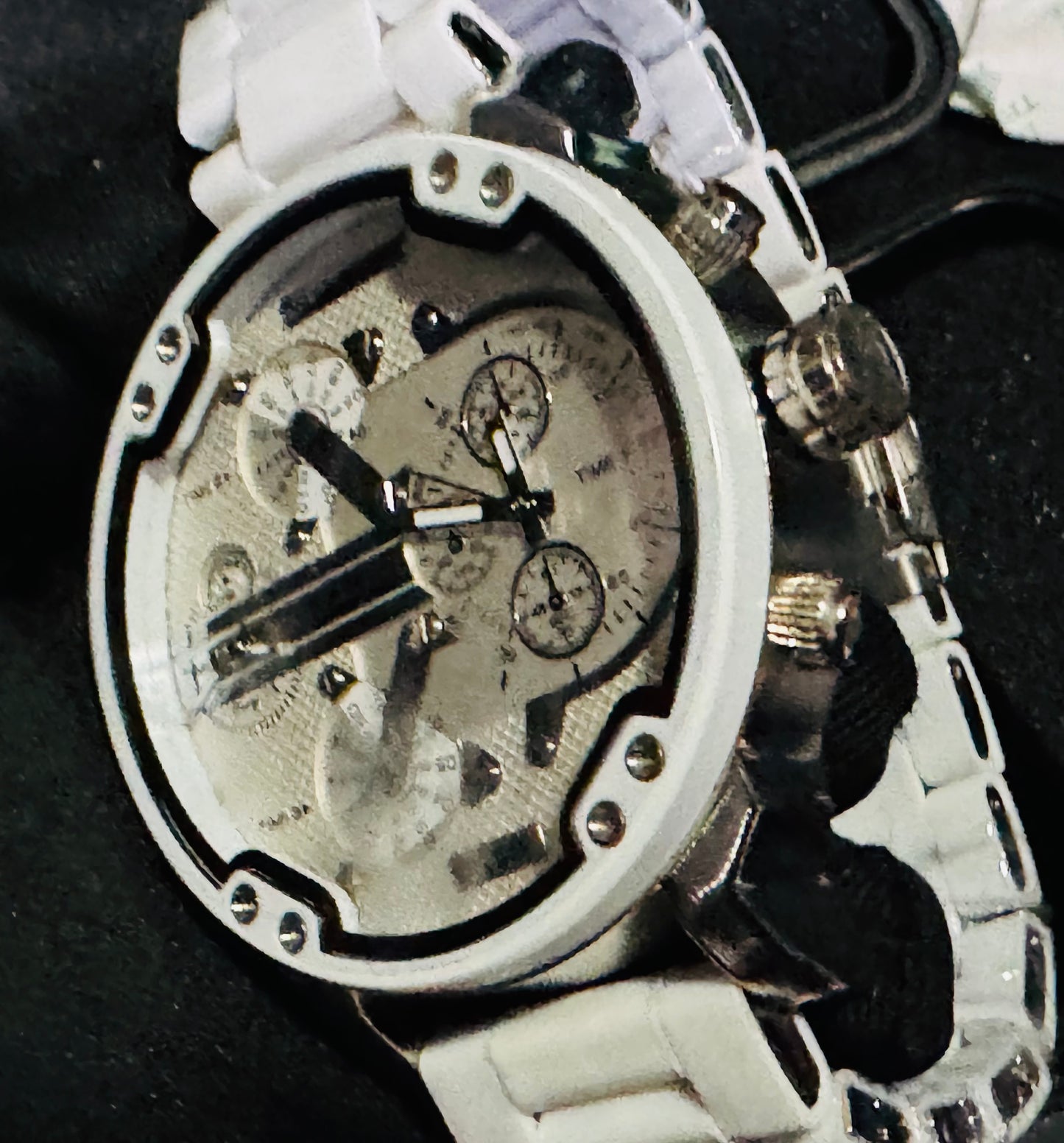 Reloj MR DADDY Diesel Grande y Pesado ! Disponible en 7 Modelos Diferentes!

Información por WhatsApp 99 81 92 84 65


NOTA:

No se hacen envíos 🚚  📦 💨!

Las Ventas son solo en Cancún

Nuestro Lema: No somos Números!