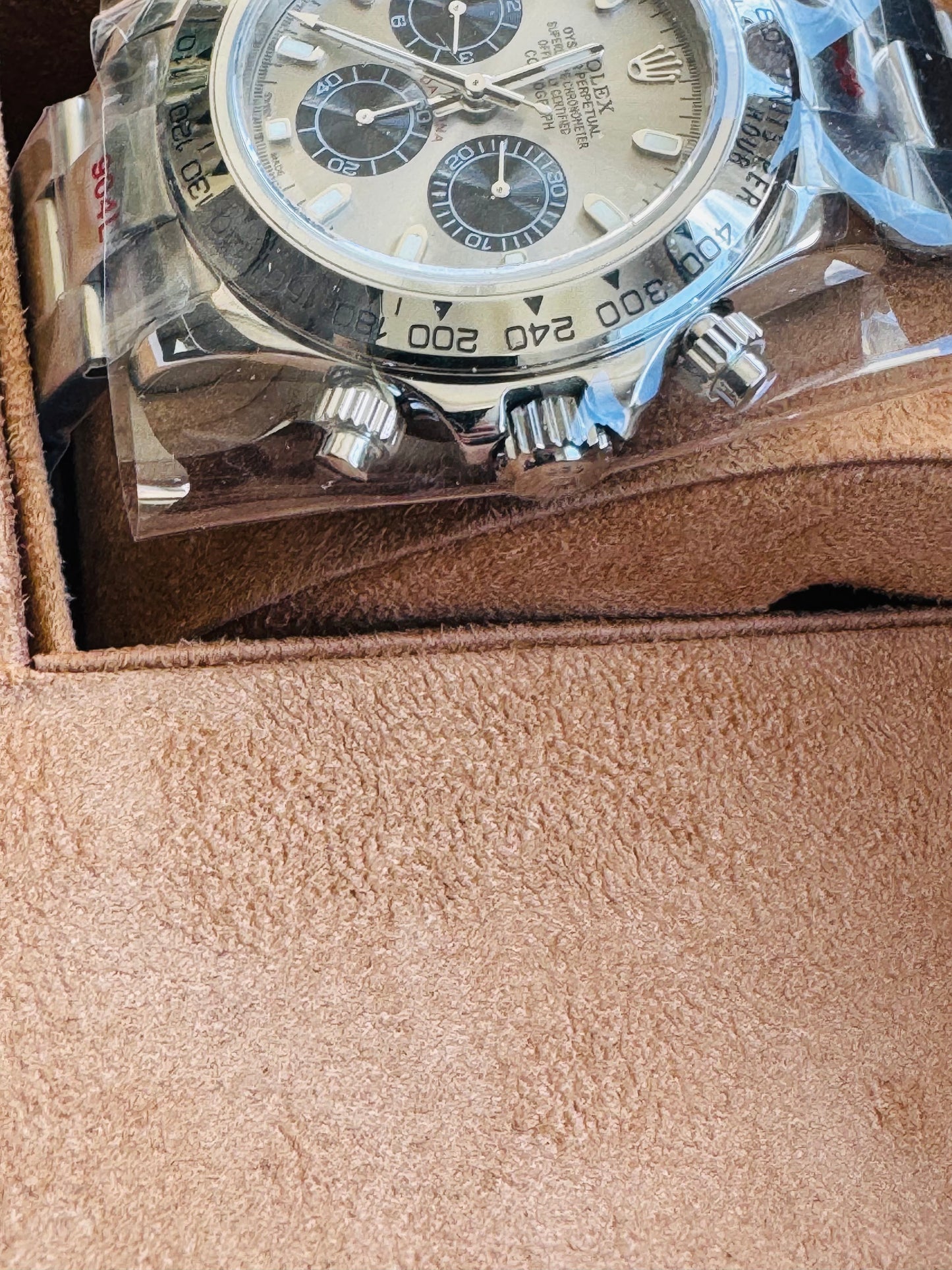 Hermoso Reloj DAYTONA Automático Mecánico Tono Oro Blanco-Máxima Elegancia!